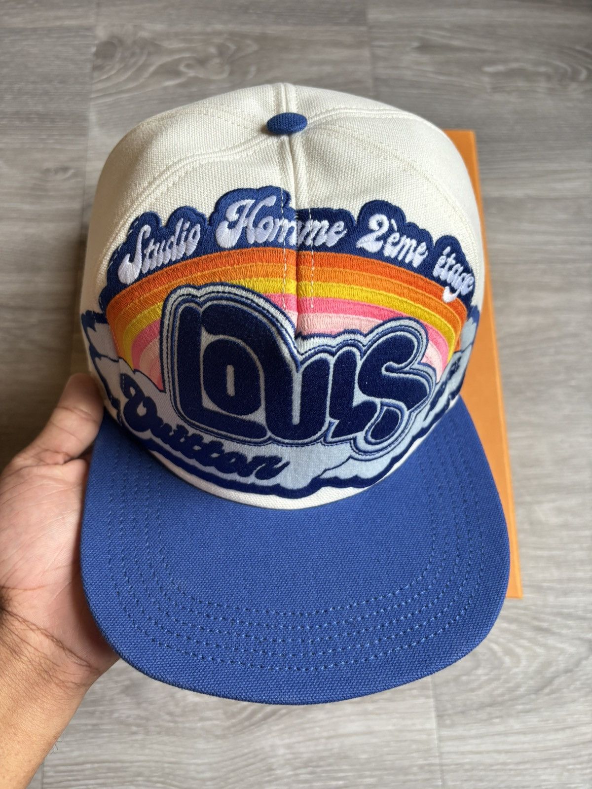 Louis Vuitton Louis Vuitton Rainbow Logo Hat SS23 Size ONE SIZE - 7 Thumbnail