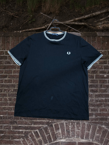 Fred Perry Vintage Fred Perry T-Shirt BASIC LOGO Size US XL / EU 56 / 4 - 1 Thumbnail