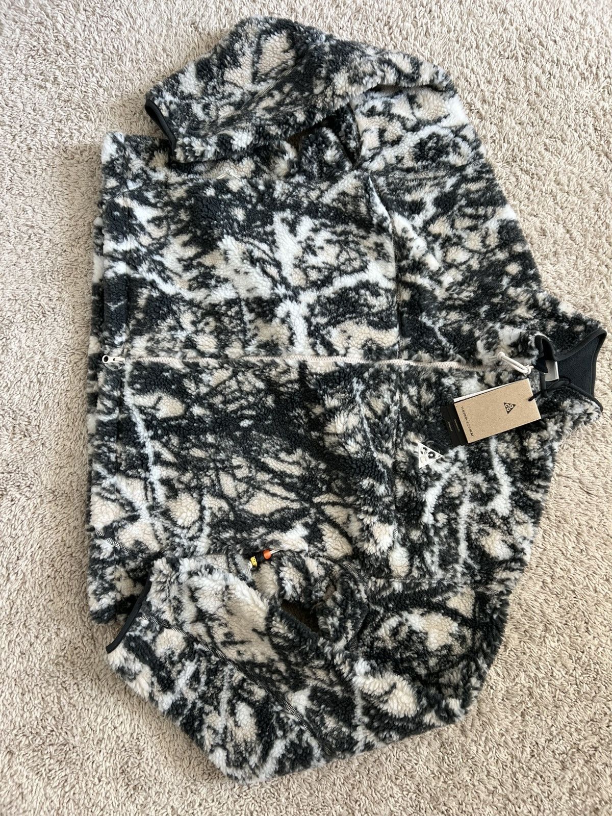 Nike ACG Nike ACG Glacier Therma-FIT ADV Windproof Sherpa Fleece Size L / US 10 / IT 46 - 9 Thumbnail