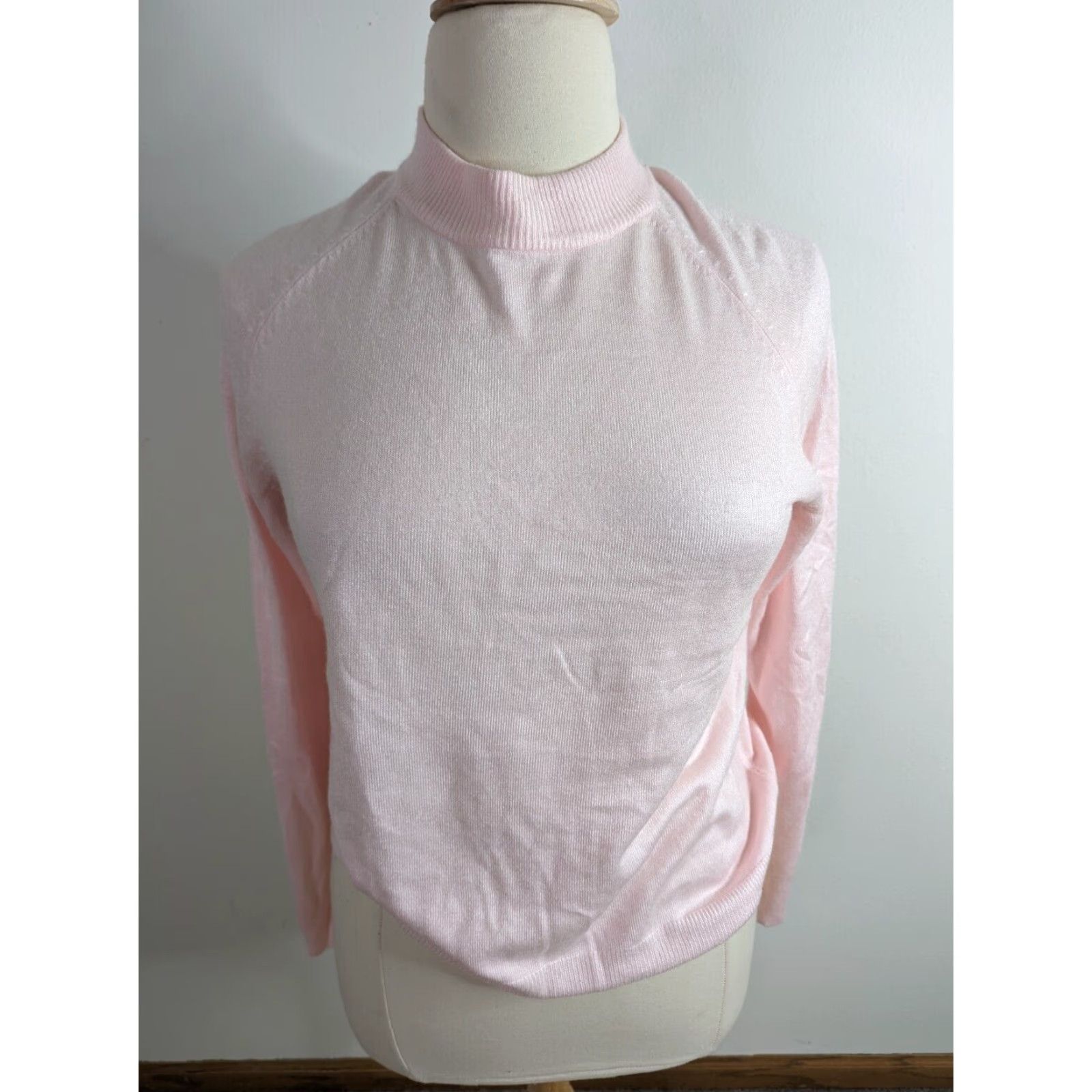 Vintage VINTAGE 90s Fine Knit Mock Neck Powder Pink Raglan Sweater Women's Large S11 Shirt Size L / US 10 / IT 46 - 2 Thumbnail