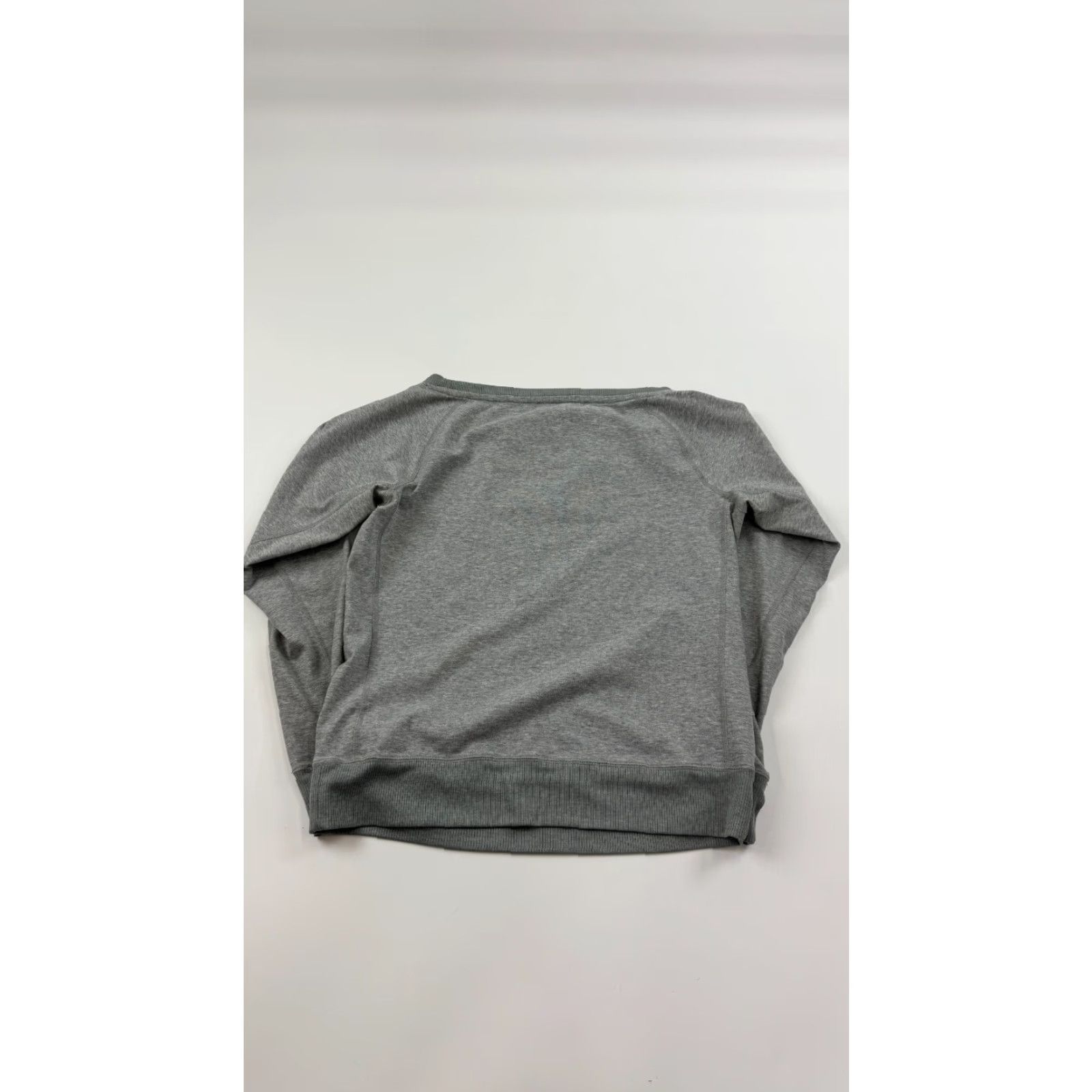 Nike Nike Sweatshirt Womens Small Gray Heather Dri Fit Ribbed Hem Cuff Long Sleeve Size S / US 4 / IT 40 - 5 Thumbnail