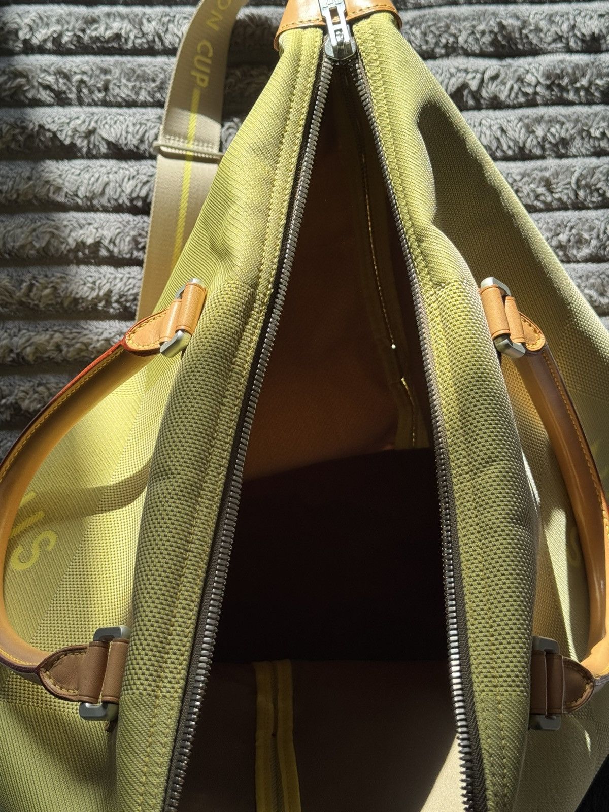Louis Vuitton Louis Vuitton Limited Edition LV Cup America Cube Bag Size ONE SIZE - 16 Thumbnail
