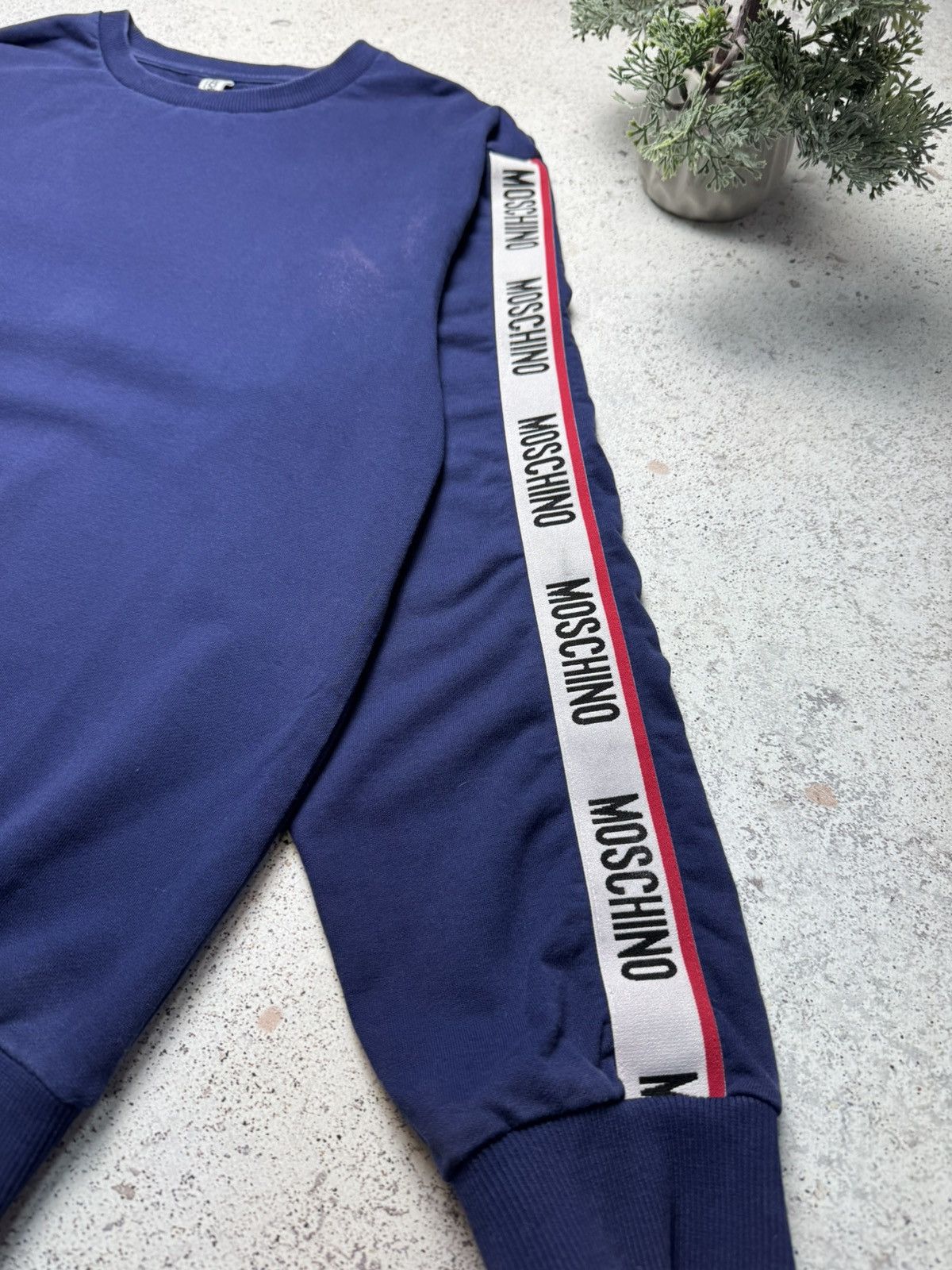 Moschino × Vintage Moschino Men's Logo-tape Crew Sweatshirt Blue M Size US M / EU 48-50 / 2 - 9 Thumbnail