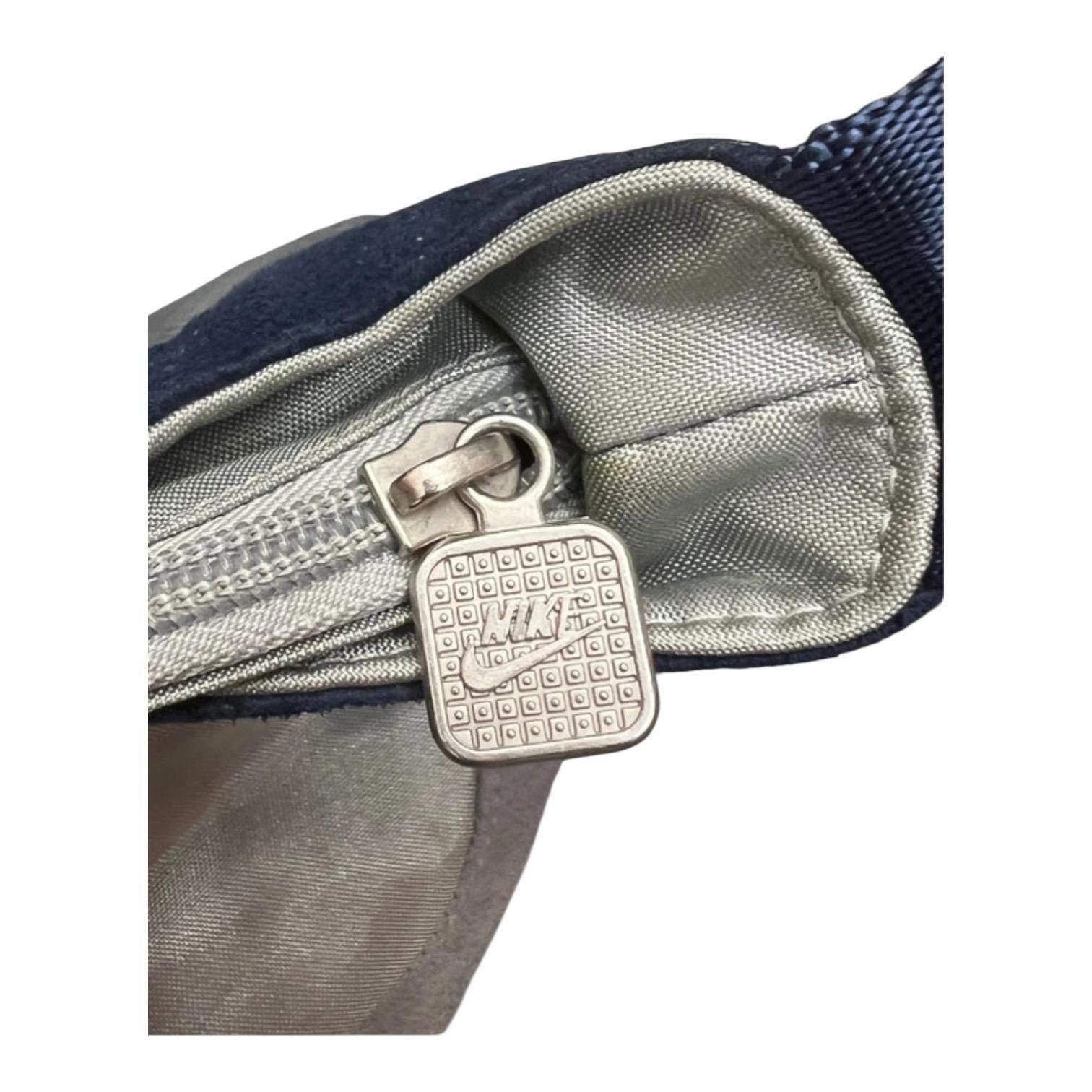 Nike The Nike Mini Baguette Sneaker Sole Bag Size ONE SIZE - 5 Thumbnail