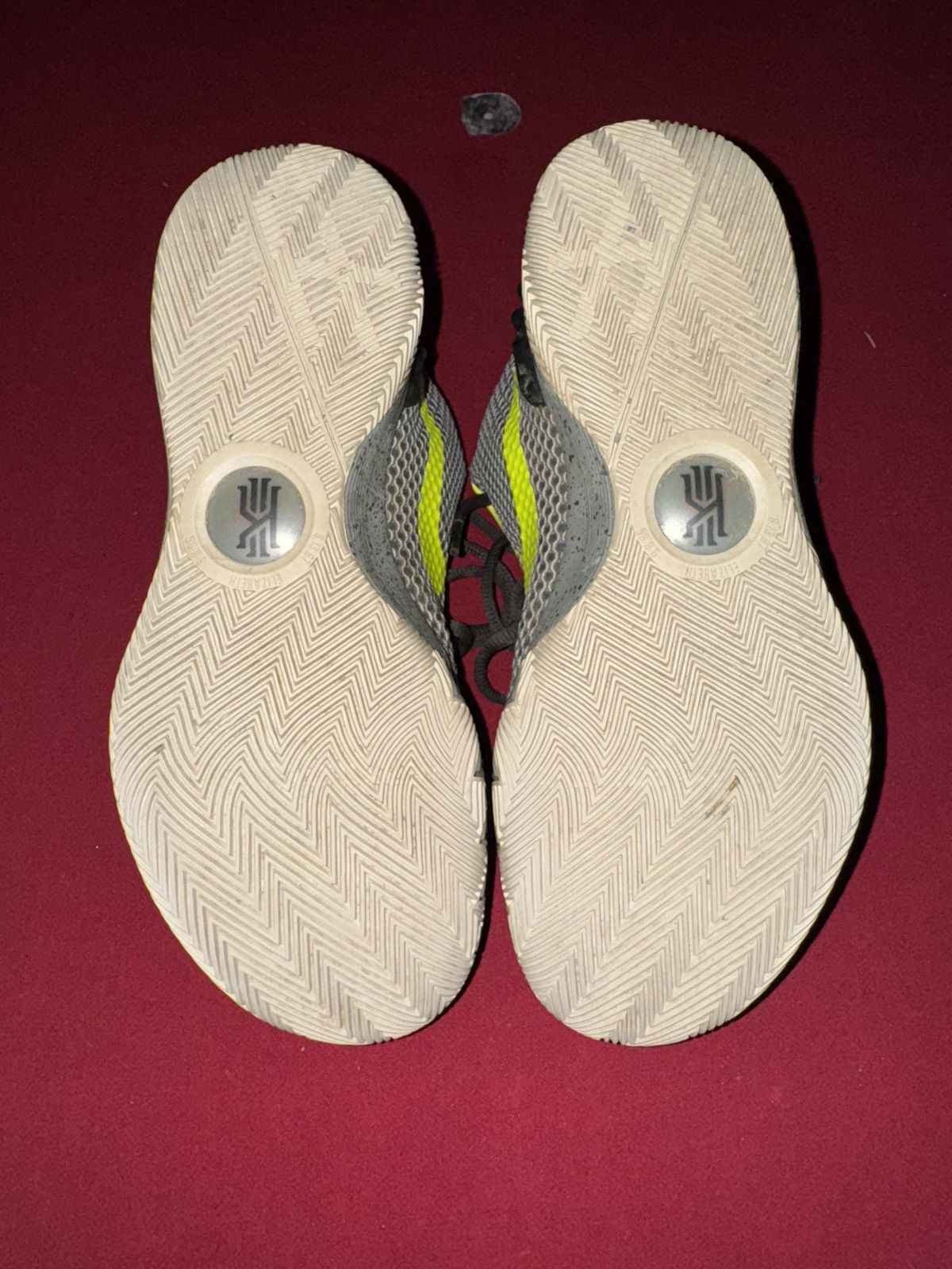 Nike NIKE KYRIE 1 DUNGEON Size US 9 / EU 42 - 5 Thumbnail
