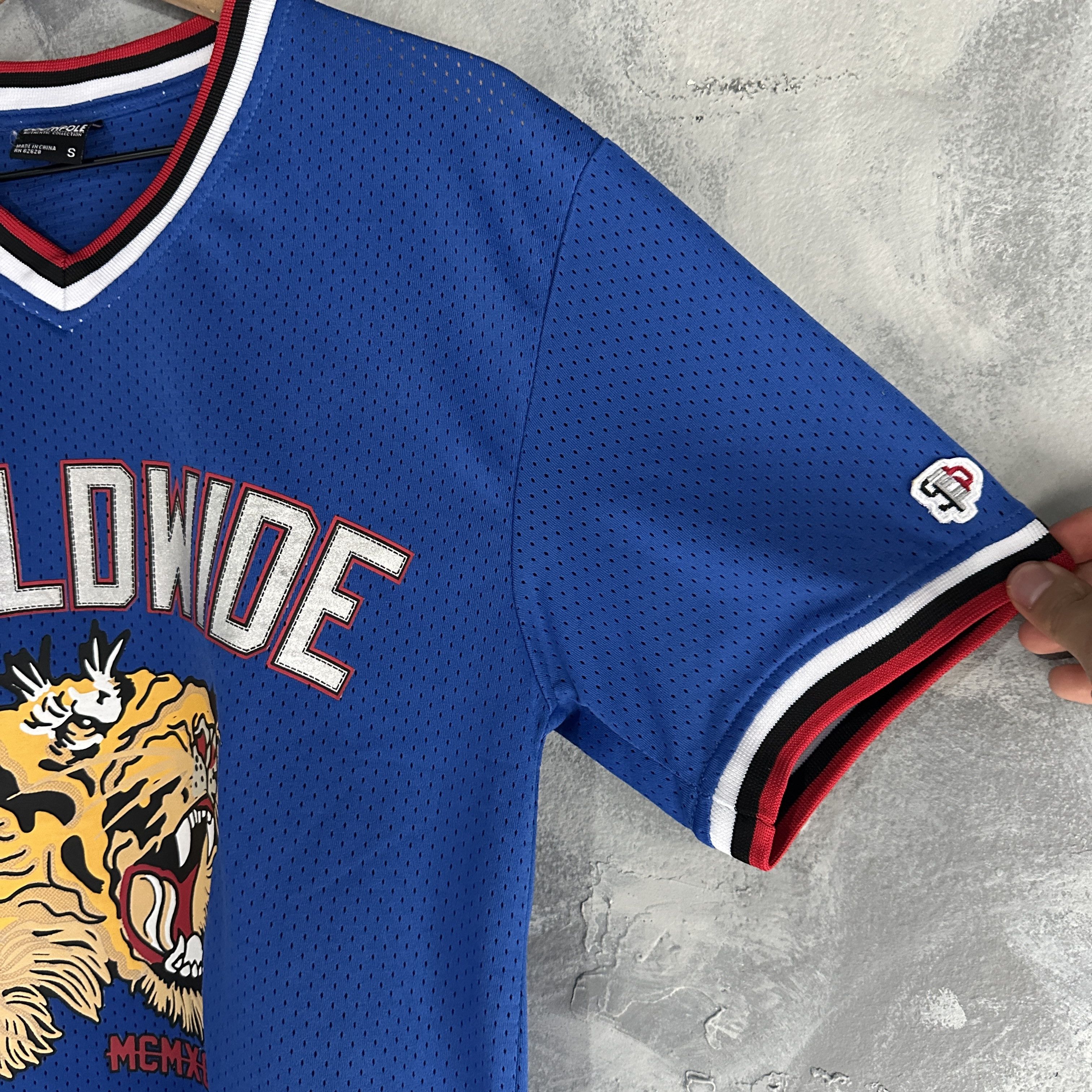 Southpole Vtg Southpole Jersey T Shirt Men’s Small Blue Tiger MCMXC Size US S / EU 44-46 / 1 - 5 Thumbnail