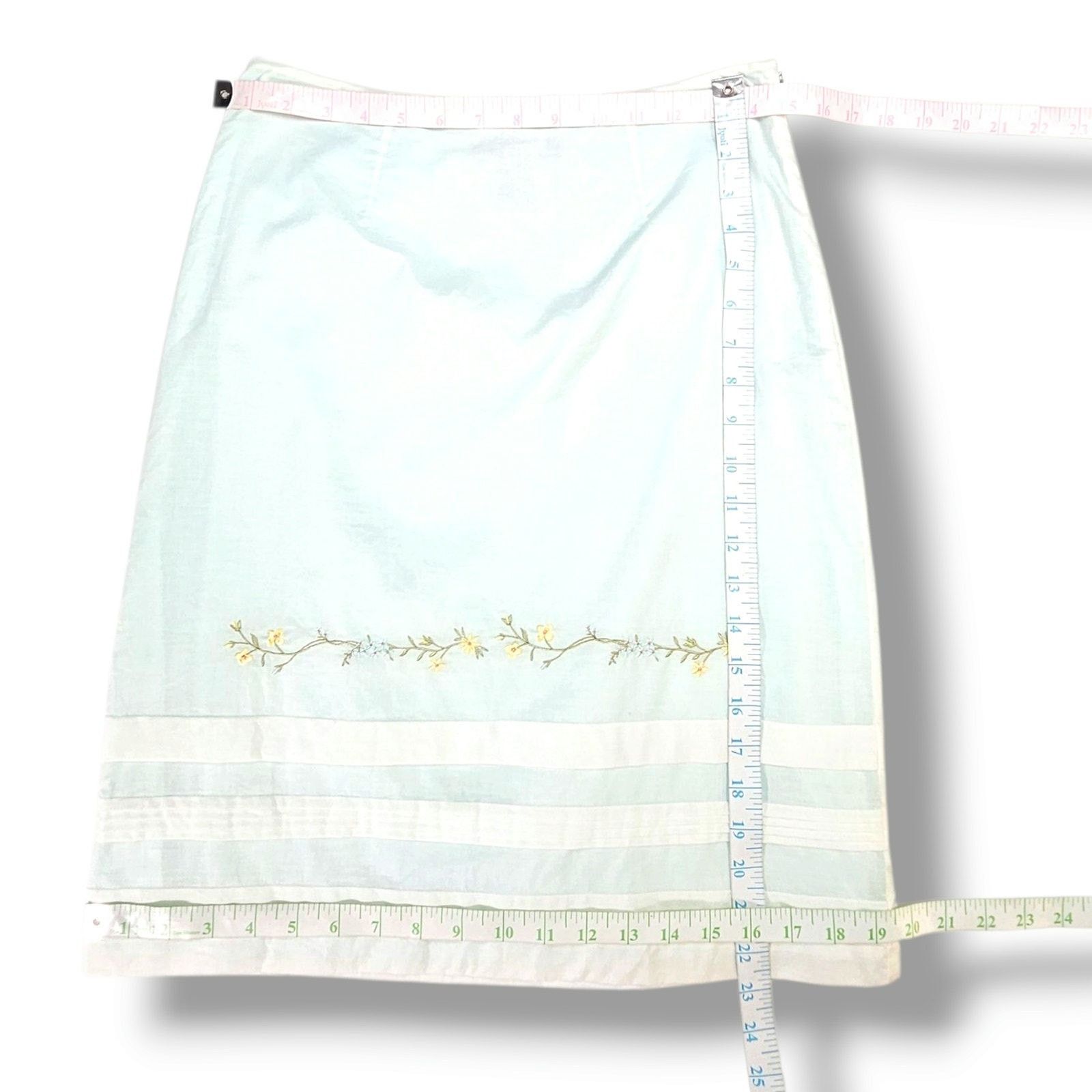 Express Express Embroidered Floral Border Skirt Light Blue White 3/4 Size 27" / US 4 / IT 40 - 7 Thumbnail