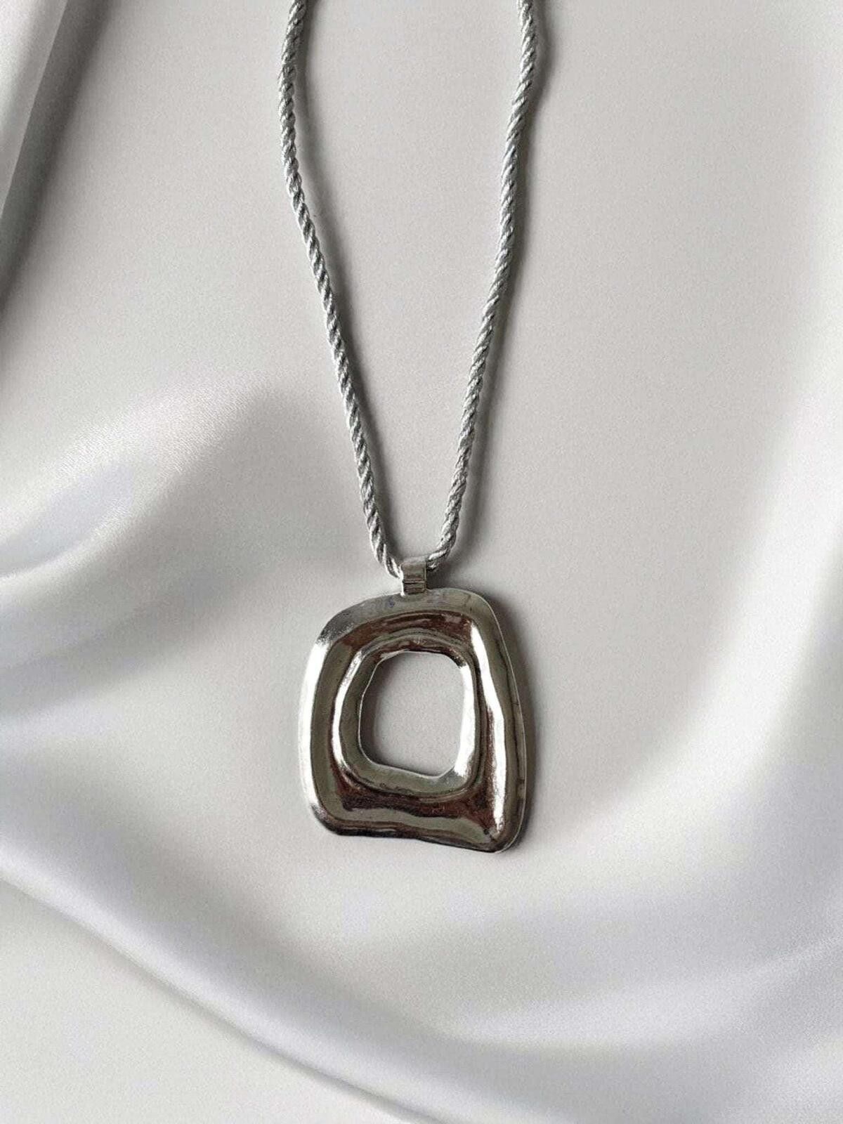 Other Silver plated abstract pendant statement necklace Size ONE SIZE - 4 Thumbnail