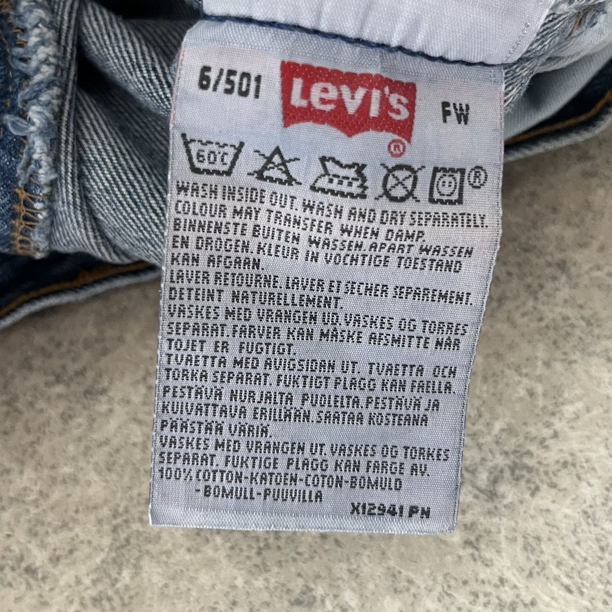 Levi's Vintage Clothing Vintage Levi’s 501 – Deadstock NWT - Made in UK Size 28" / US 6 / IT 42 - 10 Thumbnail