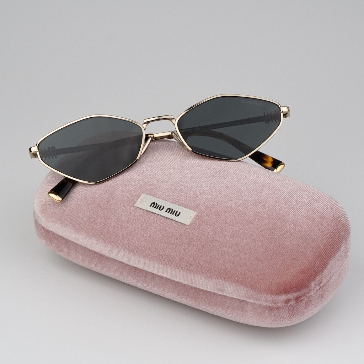Miu Miu NEW Miu Miu MU56ZS ZVN5S0 REGARD Unisex Sunglasses Size ONE SIZE - 2 Thumbnail