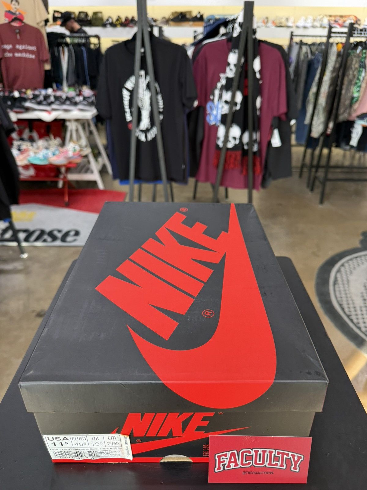 Jordan Brand Air Jordan 1 SB LA to Chicago Size 11.5 (2019) Size US 11.5 / EU 44-45 - 13 Thumbnail