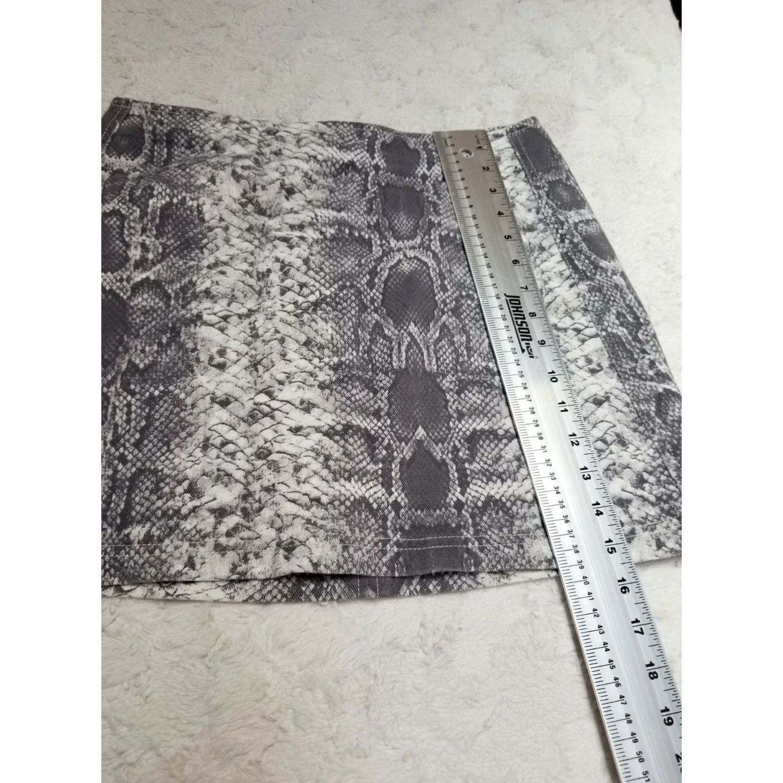 Urban Outfitters BDG Urban Outfitters Womens Snakeskin Mini Skirt Medium Back-Zip Cotton Size 32" / US 10 / IT 46 - 5 Thumbnail