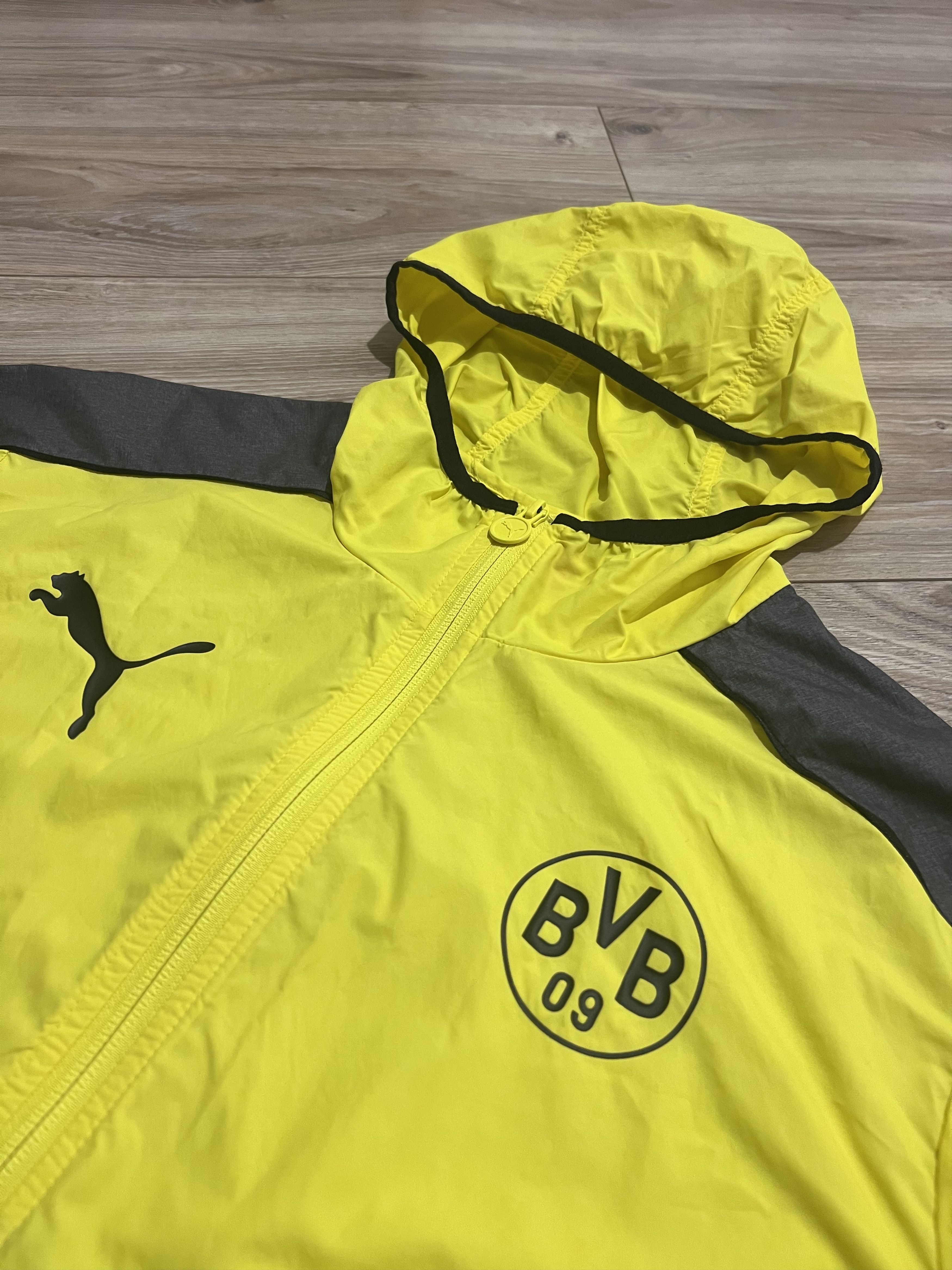 Puma × Vintage Light Jacket Puma Borussia Dortmund Vintage Germany Club Size US M / EU 48-50 / 2 - 4 Thumbnail