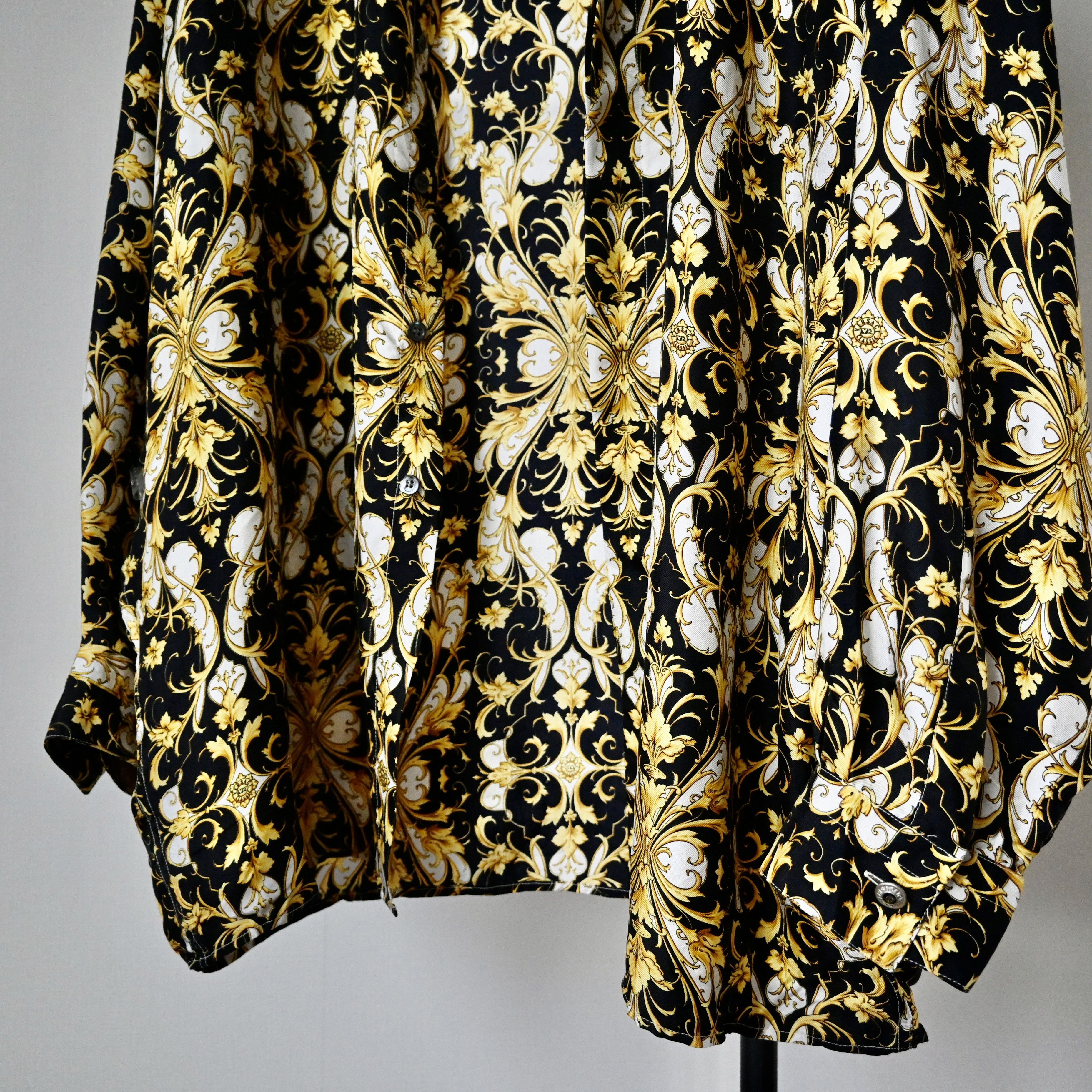 Versace VTG 1990s VERSACE CLASSIC V2 silk shirt made in Spain Size US XL / EU 56 / 4 - 10 Thumbnail
