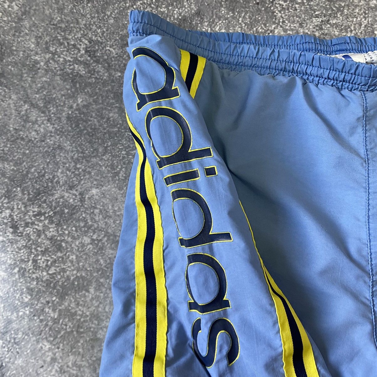 Vintage Vintage Adidas Big logo Graphic Swimshorts 90’s Size US 30 / EU 46 - 8 Thumbnail