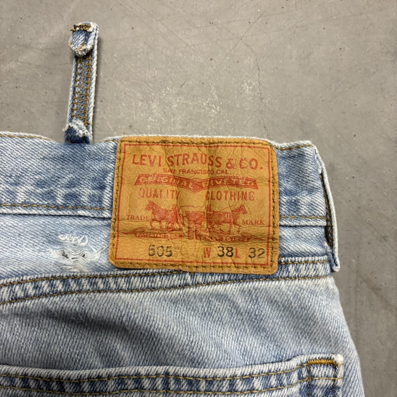 Levi's × Vintage Crazy Vintage Y2K/2000s Baggy Light Blue Wash Levis 505 Skater Style Denim Jeans! Size US 38 / EU 54 - 8 Thumbnail
