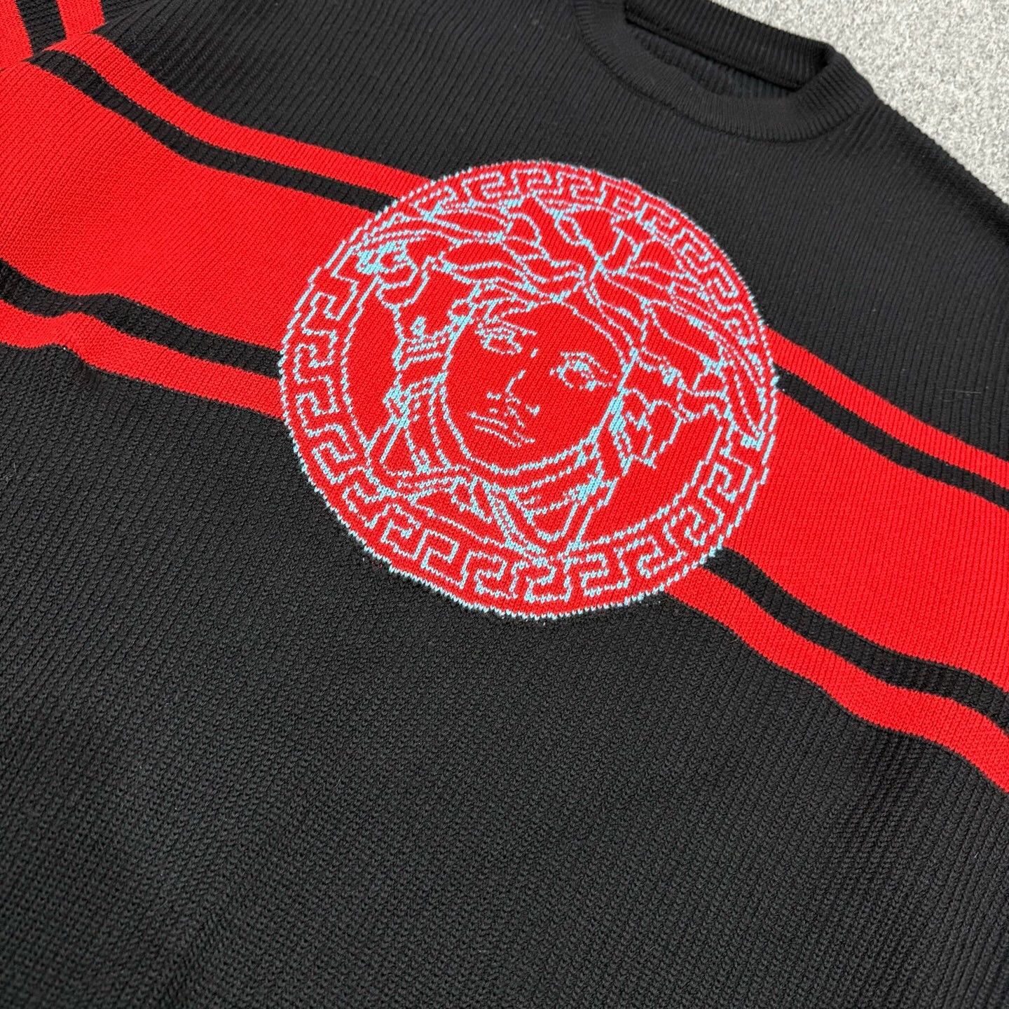 Versace Versace Men's Black Wool Sweater 50 Size US M / EU 48-50 / 2 - 3 Thumbnail