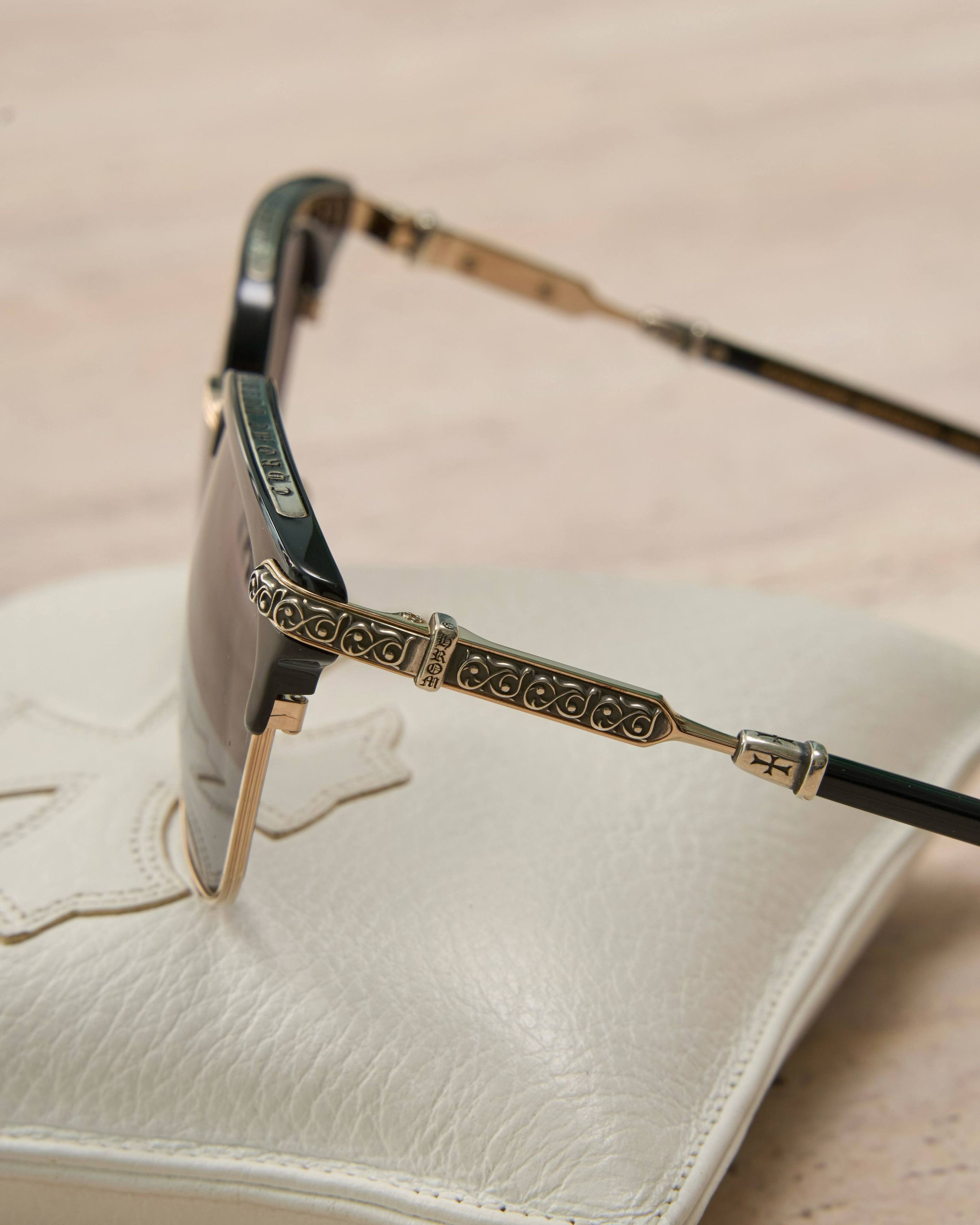 Chrome Hearts CHROME HEARTS VERTICAL SMILE II Black/Gold Plated Size ONE SIZE - 5 Thumbnail