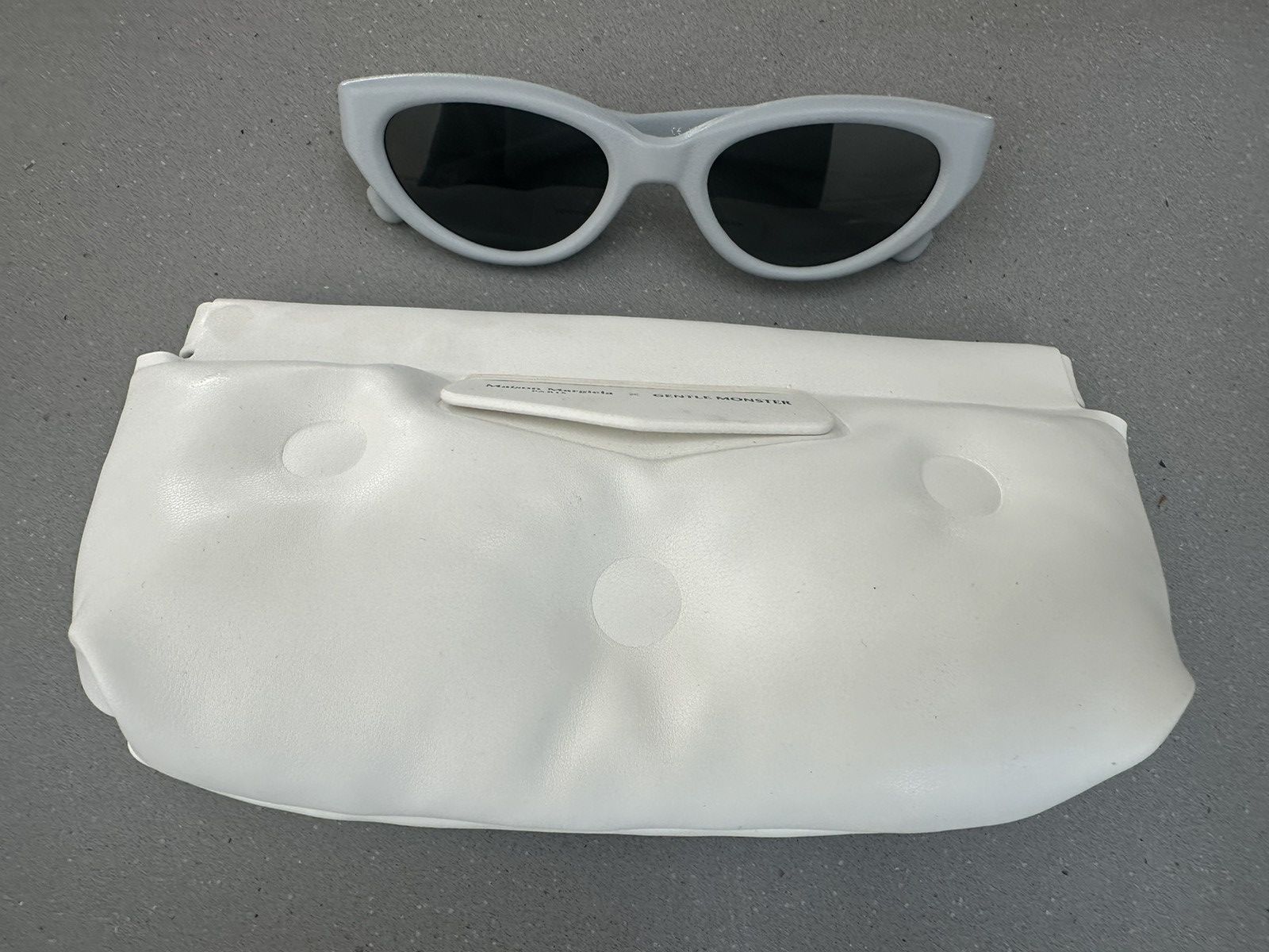 Maison Margiela Grey leather cat eye Margiela sunnies Size ONE SIZE - 12 Thumbnail