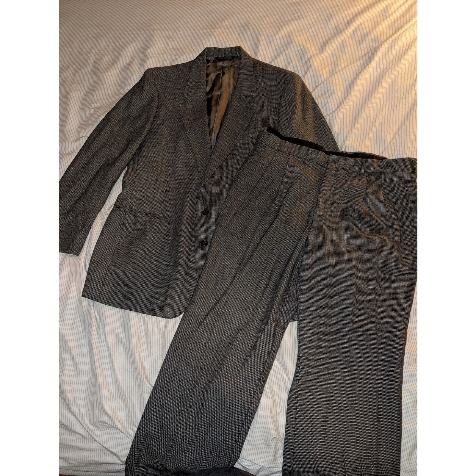 Other Vintage C&R Clothiers Bespoke Suit Wool USA 44R 39-28 pants Size 48R - 1 Thumbnail
