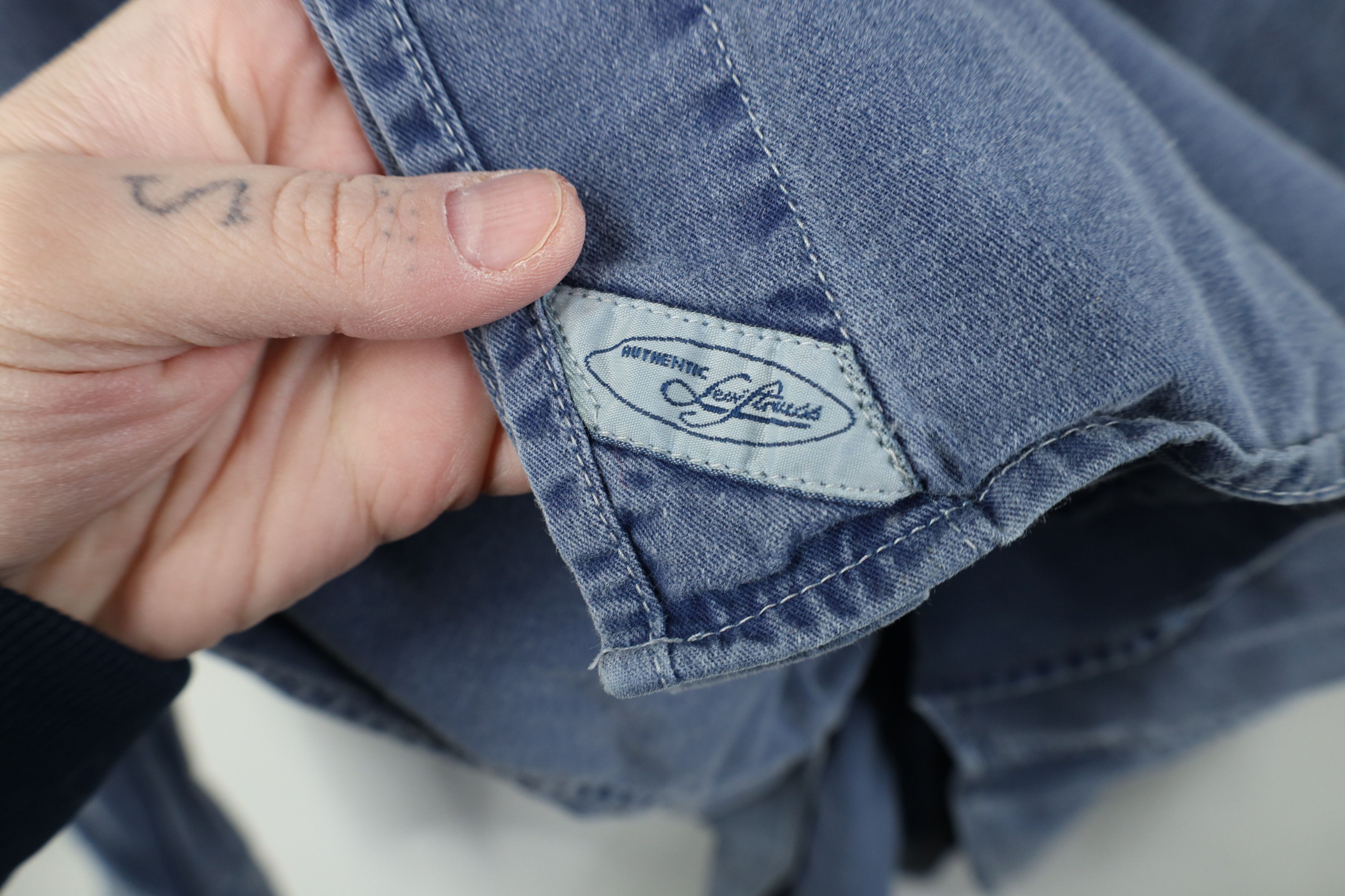 Levi's Vintage 90s Levis Stonewash Baggy Collared Button Shirt Blue Size US L / EU 52-54 / 3 - 6 Thumbnail