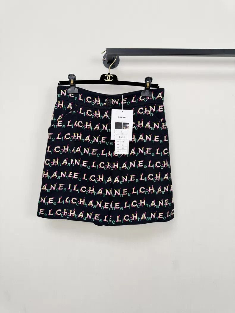 Chanel Chanel Graffiti Shorts Size 25" / US 0 / IT 36 - 1 Thumbnail