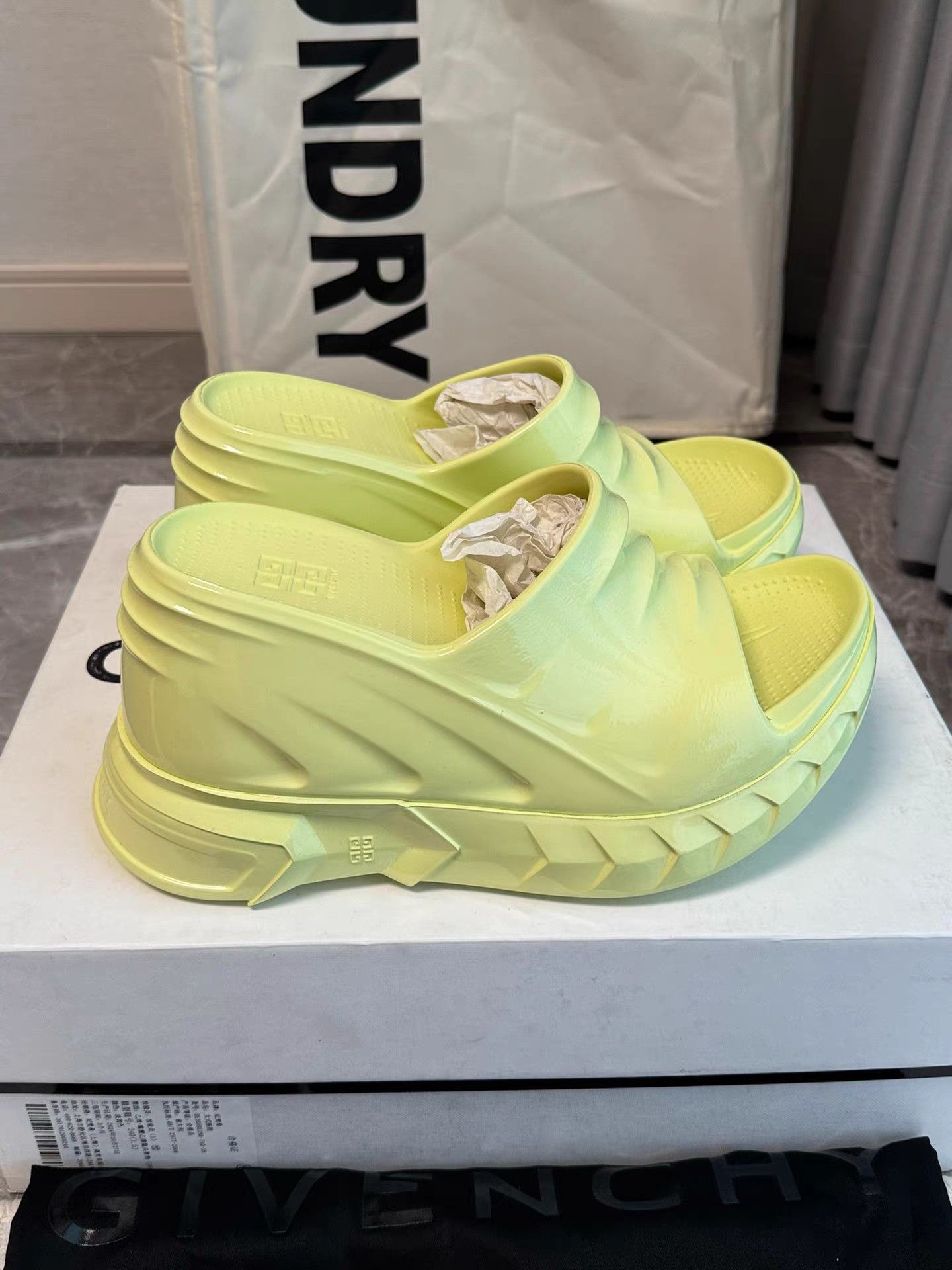 Givenchy GIVENCHY Marshmallow Rubber Wedge Slide Sandals K6 Size US 8 / IT 38 - 3 Thumbnail