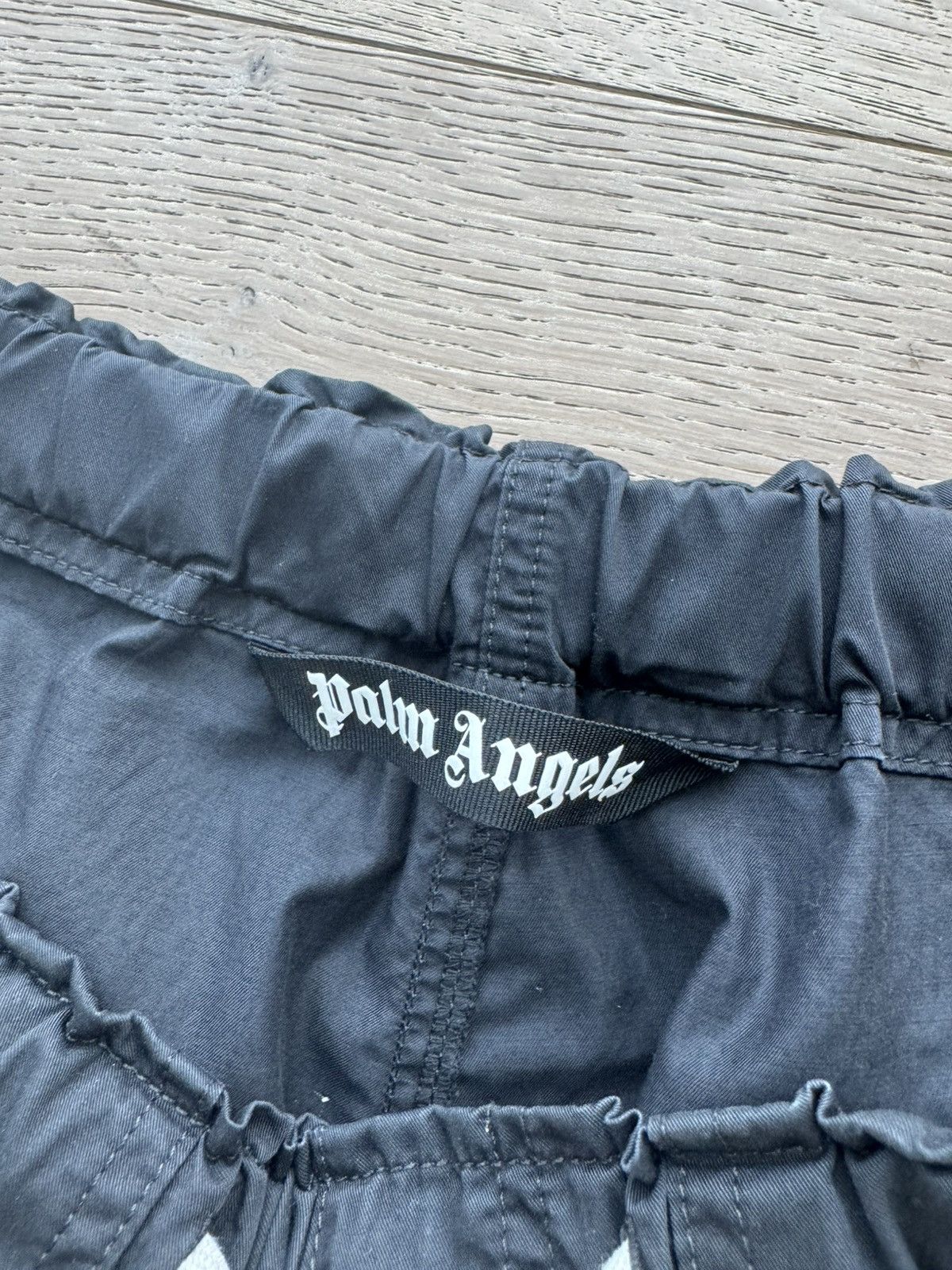 Palm angels back logo cut off shorts