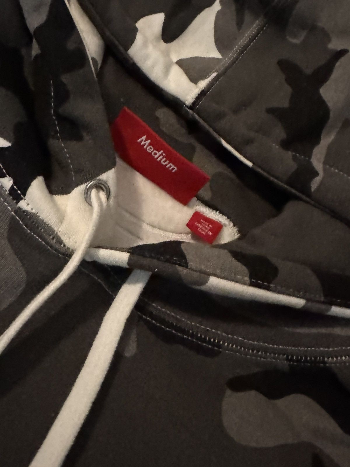 Supreme Supreme Satin Logo Hooded Sweatshirt Size US M / EU 48-50 / 2 - 7 Thumbnail