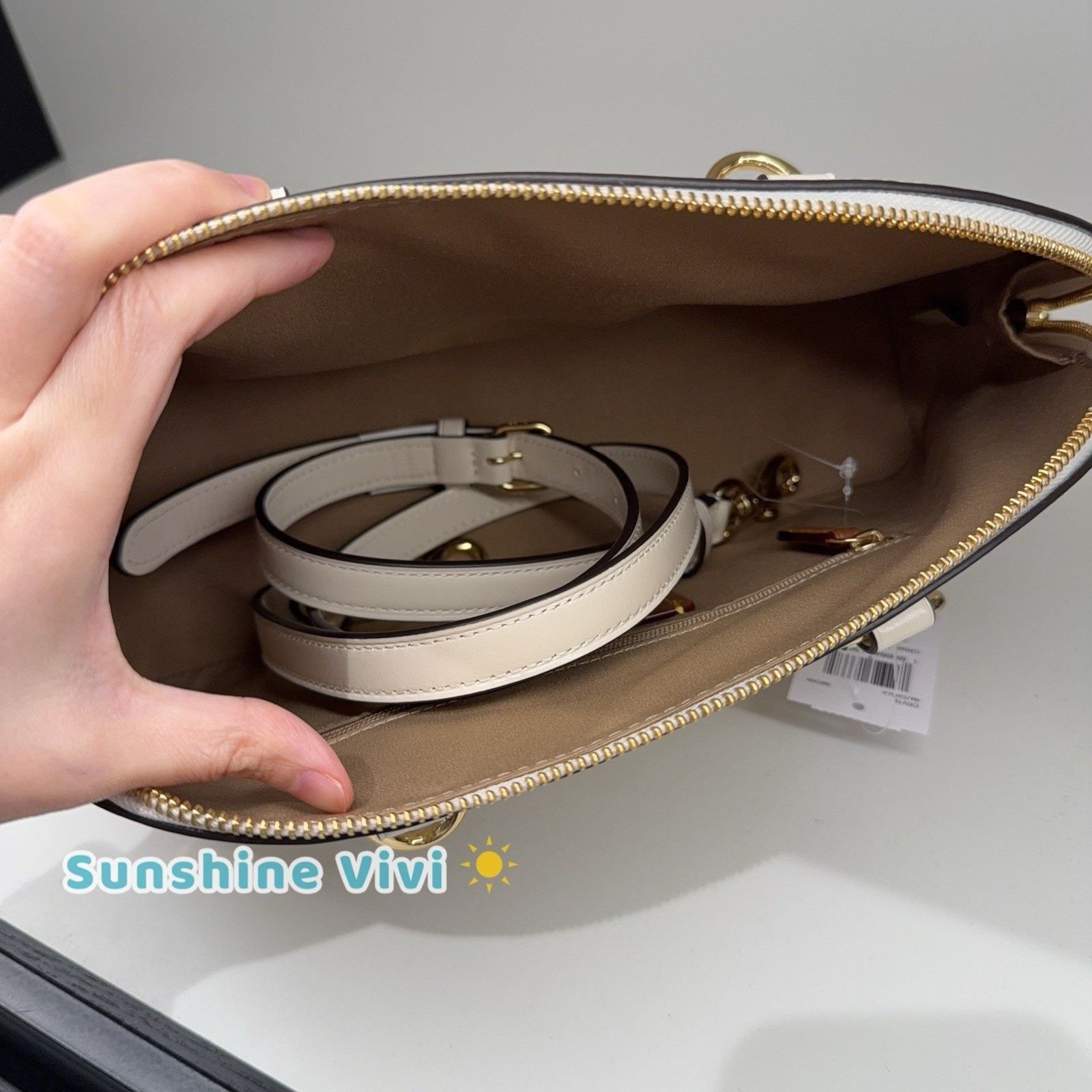 Coach NWT Coach Lara Bag Satchel Leather Handbag CDV19 Gold /Chalk Size ONE SIZE - 7 Thumbnail
