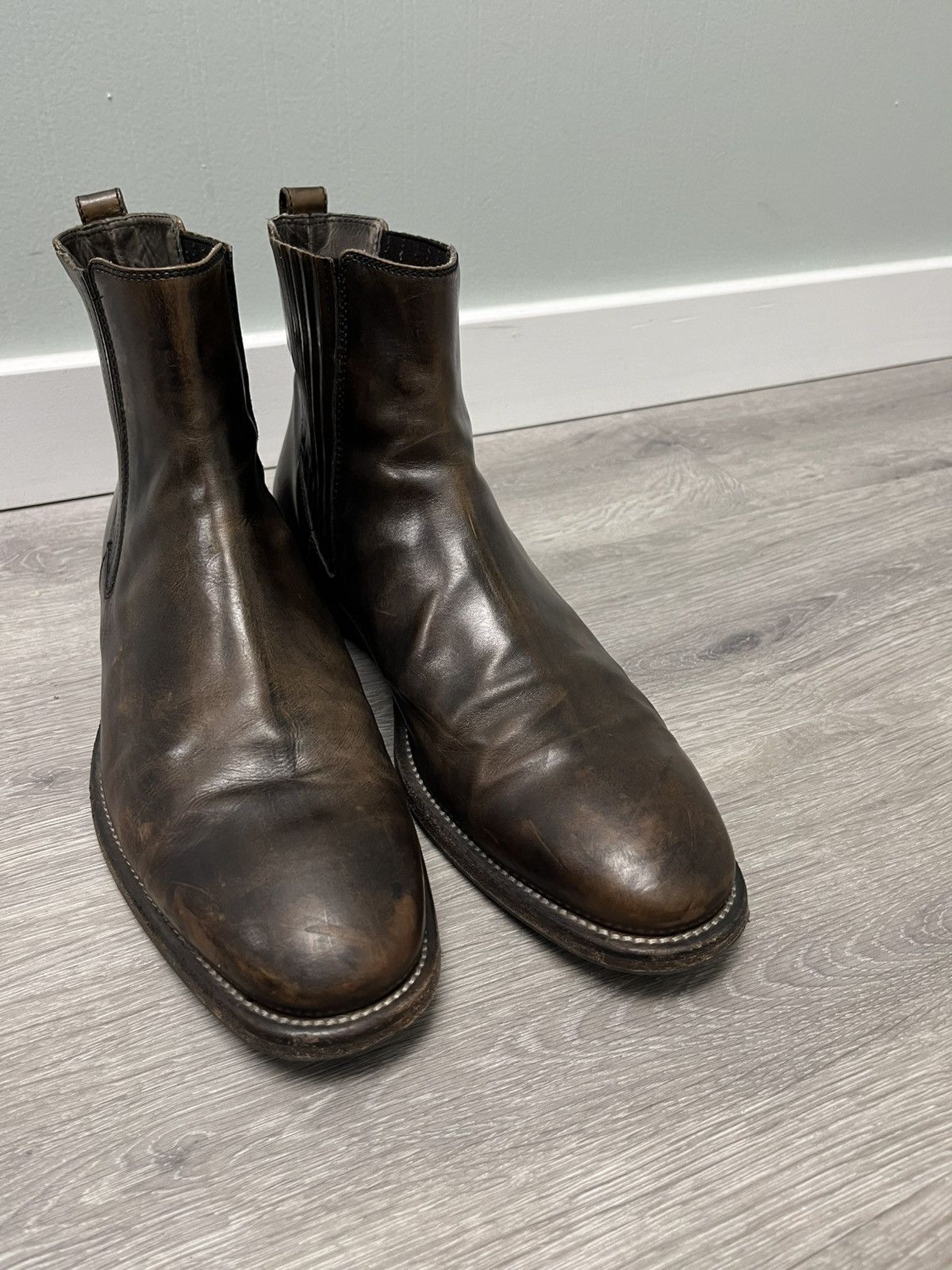John Varvatos burnished Chelsea boot size 13 Size US 13 / EU 46 - 5 Thumbnail