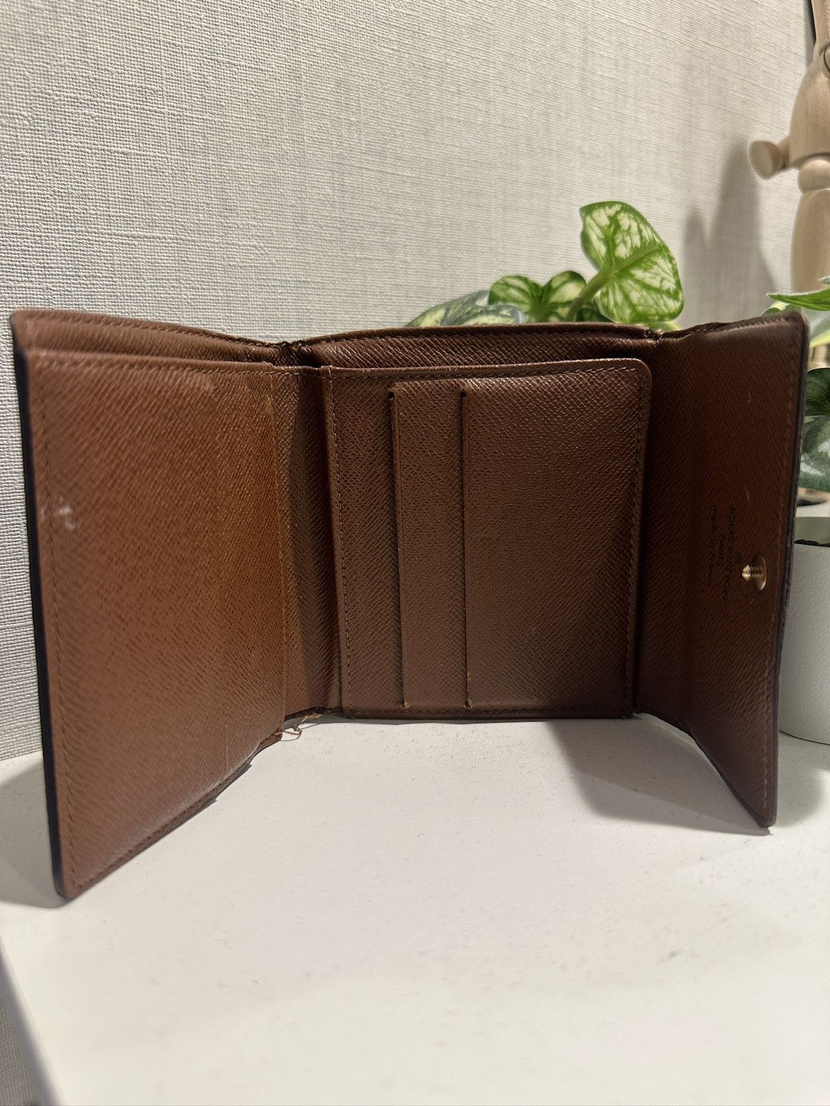Louis Vuitton Louis Vuitton Leather Wallet for Unisex - Brown (M61652) Size ONE SIZE - 4 Thumbnail