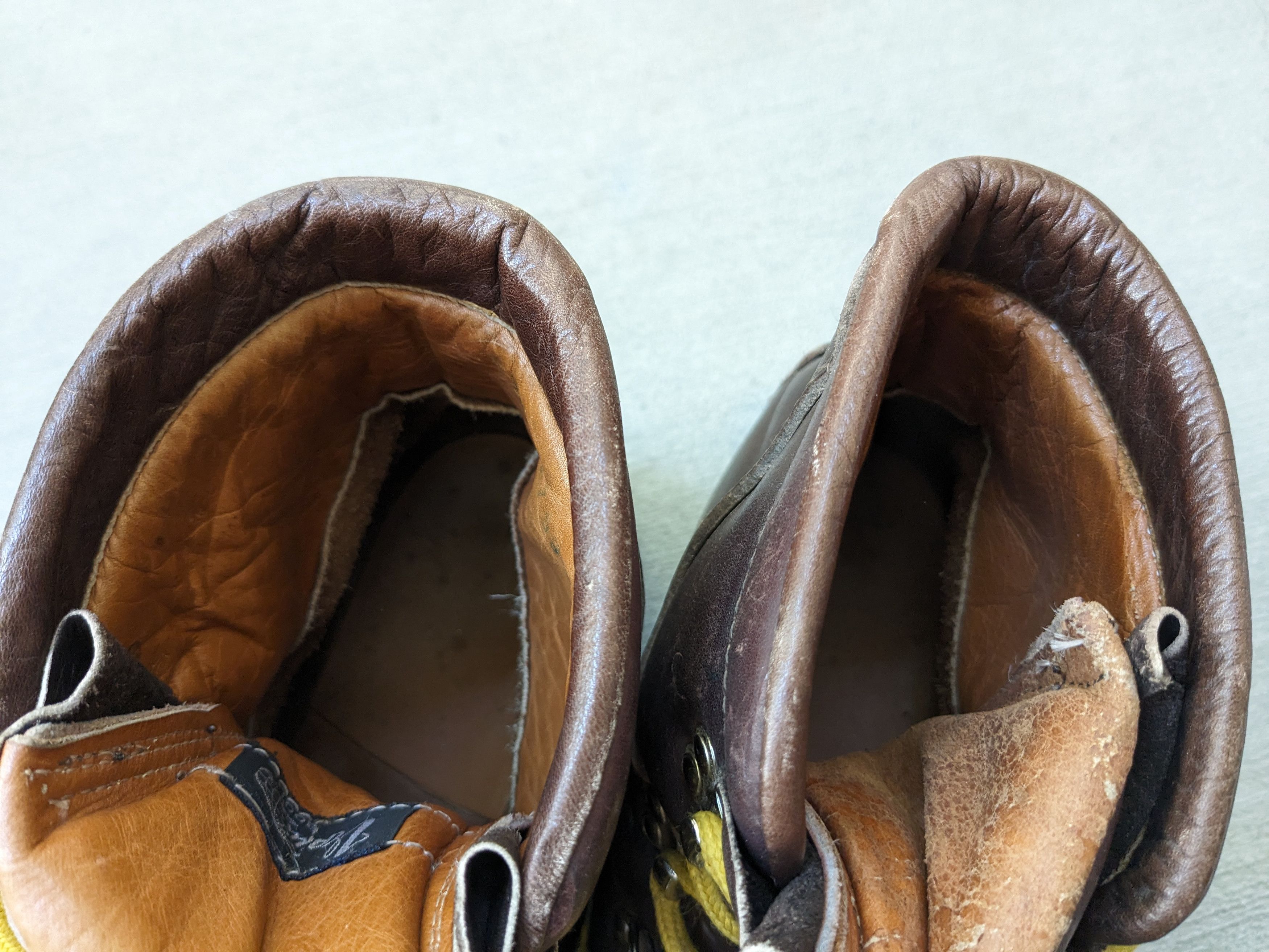 Vintage Vasque Ski Boots Brown 11 EE Wide Italy Hiking