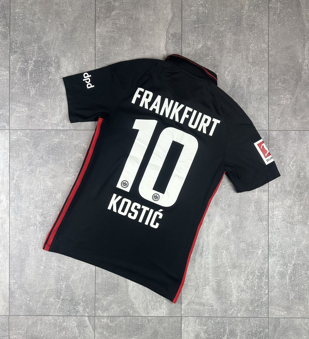 Nike Nike Eintracht Frankfurt 2021/22 Away #10 Kostic Jersey Size US S / EU 44-46 / 1 - 2 Thumbnail