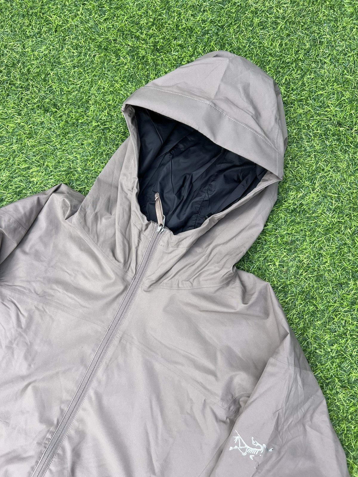 Arc'teryx Arc'teryx Solano Hoody-GORE-TEX INFINIUM–Moonshadow/Dracaena Size US M / EU 48-50 / 2 - 7 Thumbnail