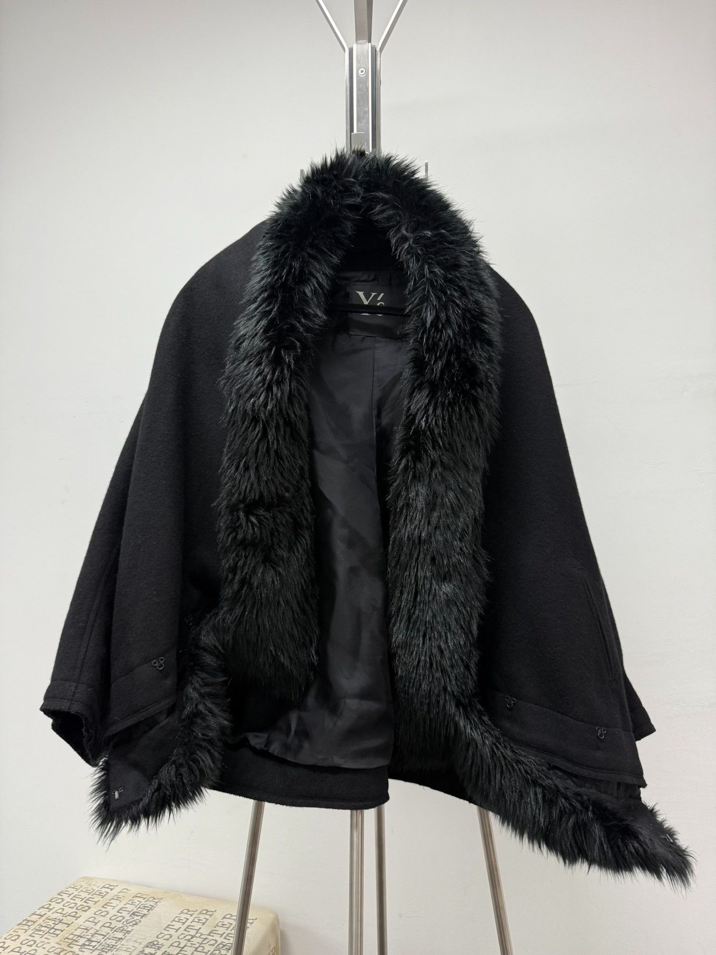 Yohji Yamamoto yohji yamamoto y's fur collar cape coat Size US M / EU 48-50 / 2 - 1 Thumbnail