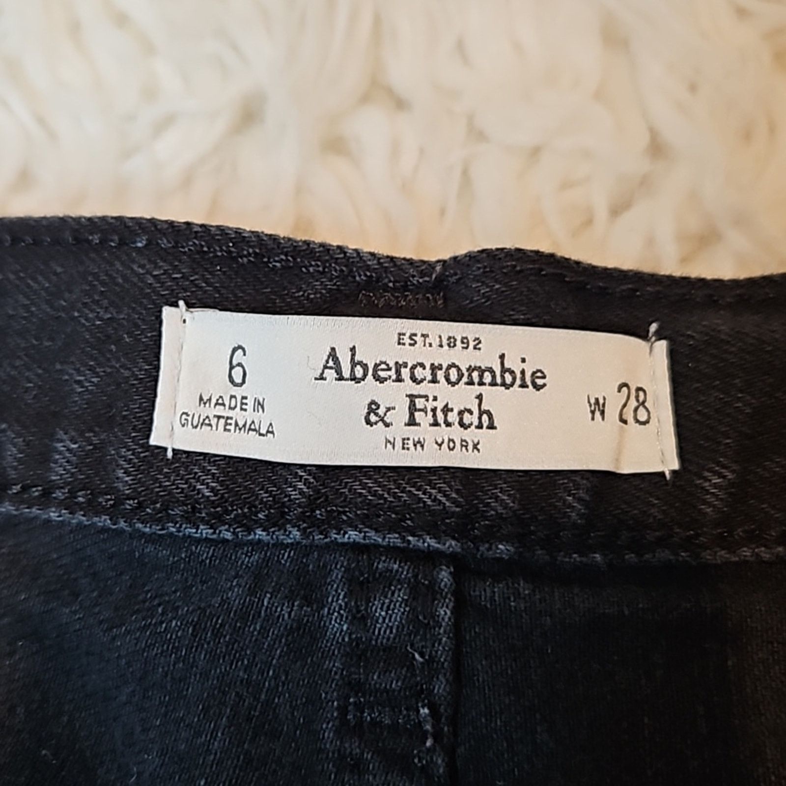 Abercrombie & Fitch Abercrombie & Fitch Black High Rise Cut off Jean shorts Size 28" / US 6 / IT 42 - 3 Thumbnail