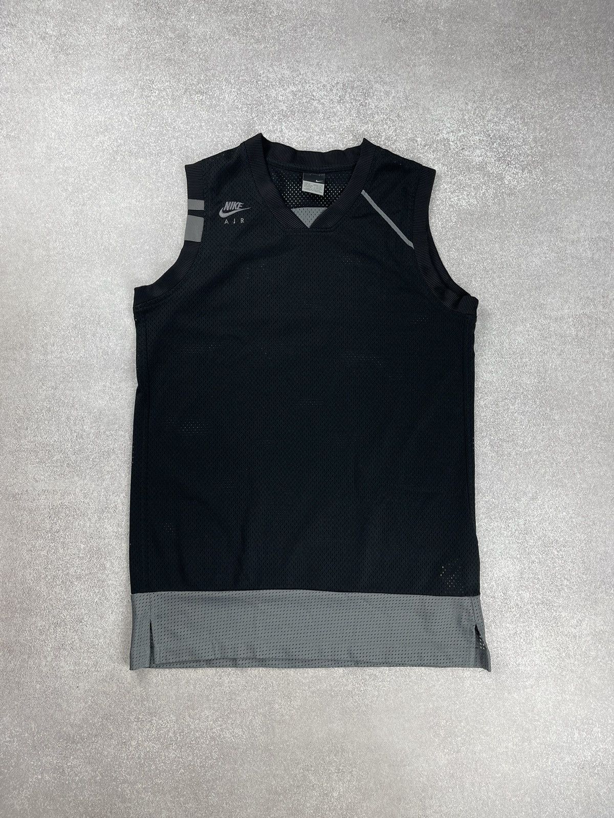 Nike × Vintage Vintage Nike Air Royalty Basketball Jersey Shirt Size S Size US S / EU 44-46 / 1 - 1 Thumbnail
