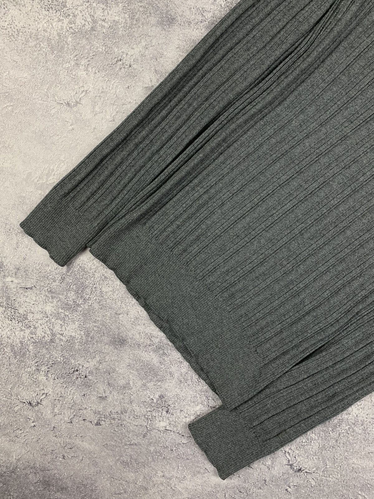 Dolce & Gabbana D&G Dolce Gabbana Y2K Knit Sweater Gray V-Neck Size L Size US L / EU 52-54 / 3 - 3 Thumbnail