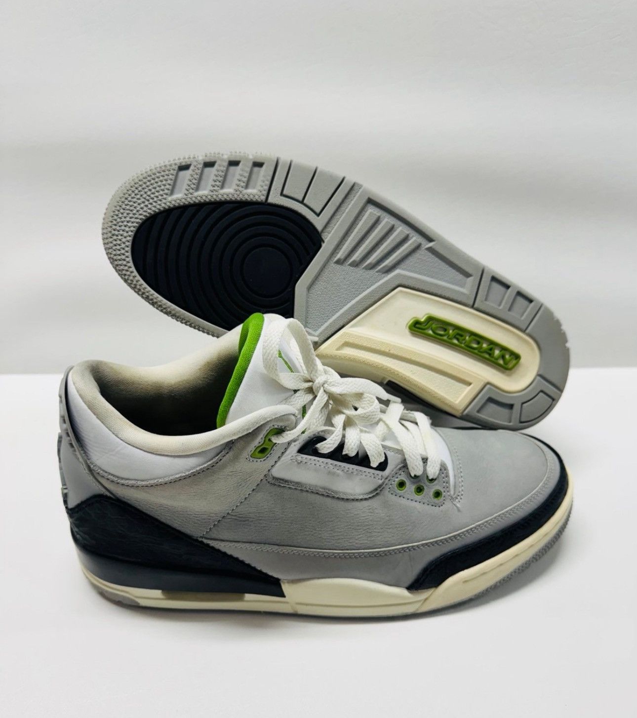 Jordan Brand Nike Air Jordan 3 Retro Chlorophyll Size US 10.5 / EU 43-44 - 1 Thumbnail