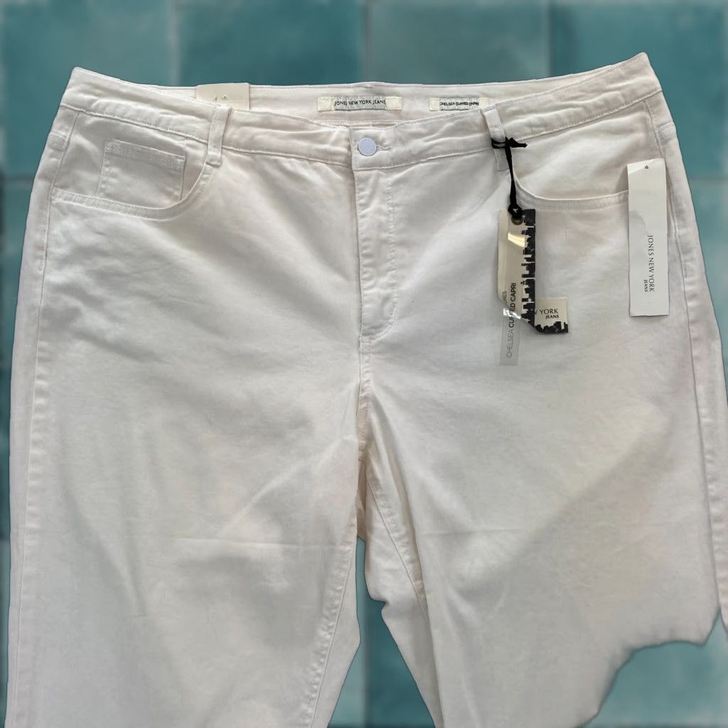 Jones New York Jones New York Jeans Capri Women's Plus 22W Chelsea White Stretch Denim Size 40" / US 18 - 1 Thumbnail