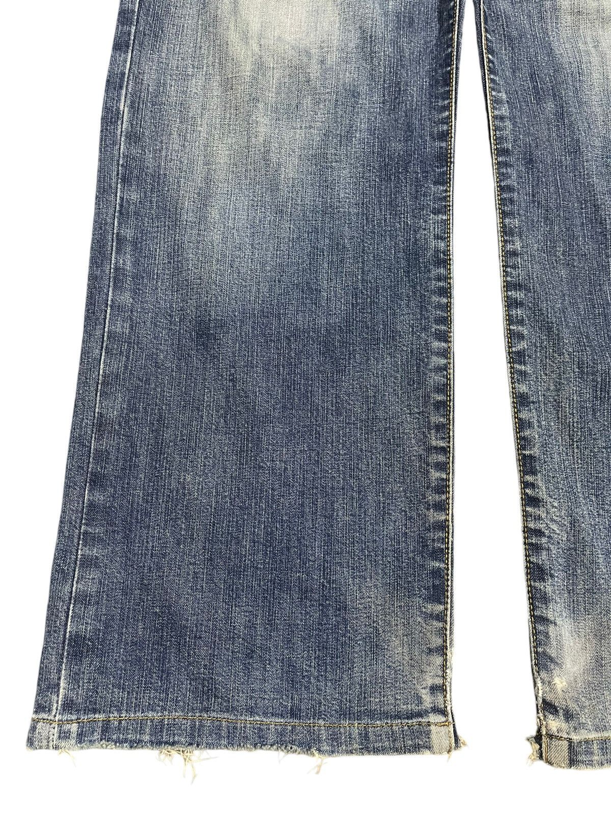 Uniqlo Vintage Japanese Uniqlo Blue Faded Wash Baggy Jeans Size US 33 - 7 Thumbnail