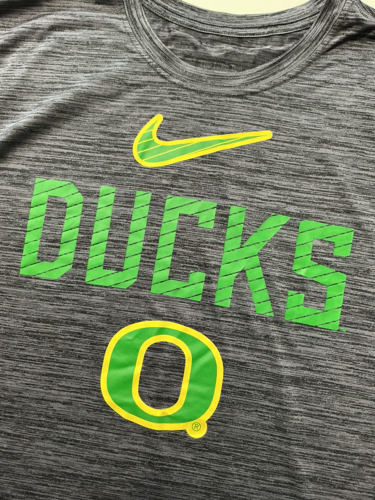 Nike Nike Dri Fit Oregon Ducks Center Swoosh Performance T-Shirt Size US XL / EU 56 / 4 - 5 Thumbnail