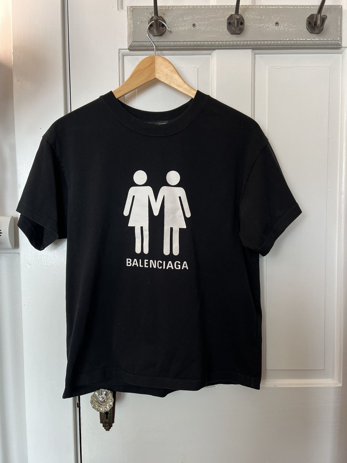 Balenciaga Balenciaga Womens Pride 2022 T-Shirt Size XS / US 0-2 / IT 36-38 - 1 Thumbnail