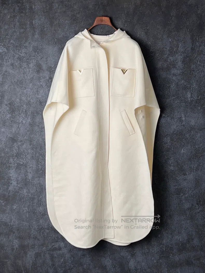 Valentino Valentino White cape coat with a hood of midi length Size S / US 4 / IT 40 - 1 Thumbnail