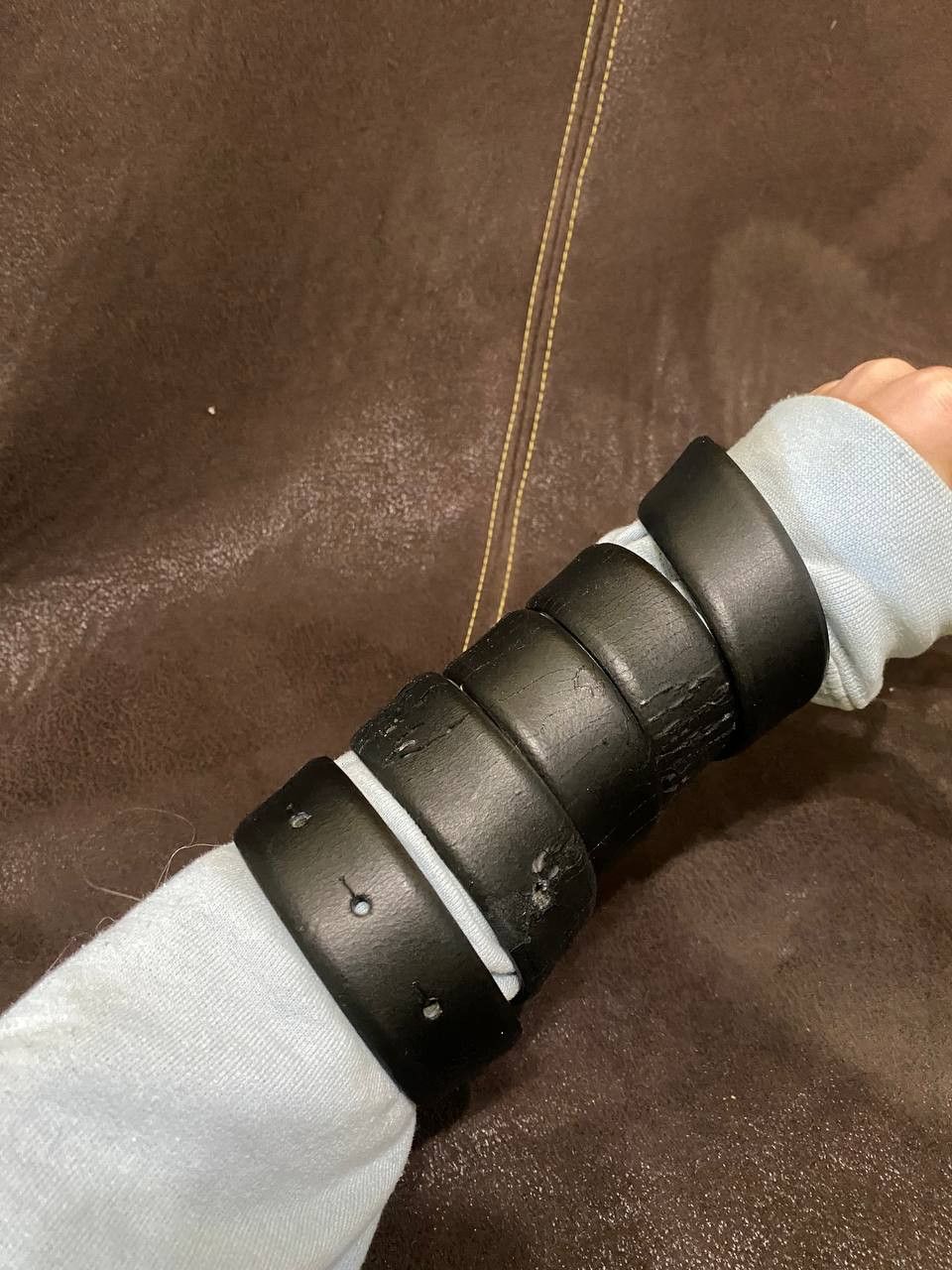 Hugo Boss black leather belt a metal buckle, possibly from Hugo Boss. Size ONE SIZE - 3 Thumbnail