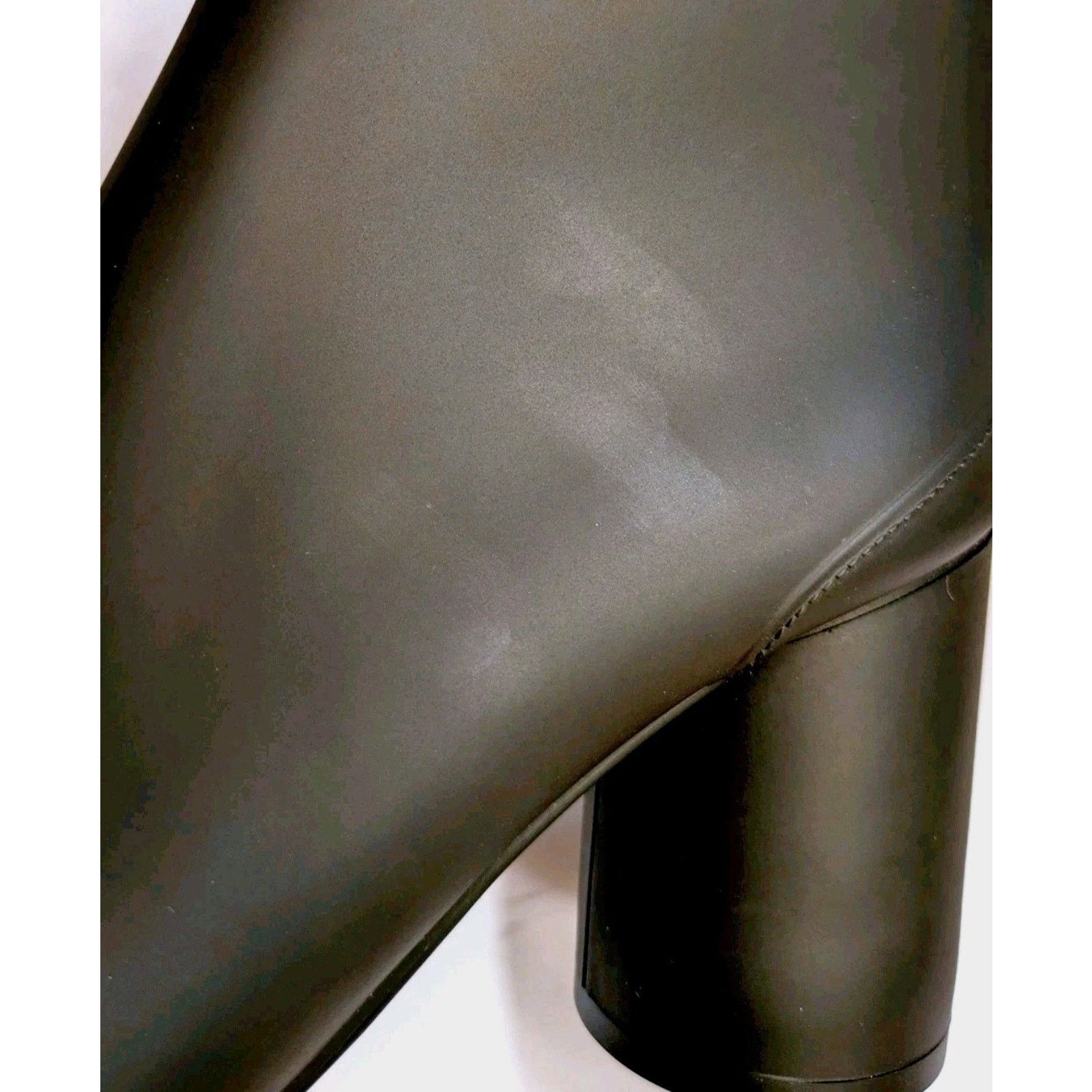 Maison Margiela $820 MAISON MARGIELA Rubber Ankle Boots US7 UK4 EU37 TabiToe Size US 7 / IT 37 - 9 Thumbnail