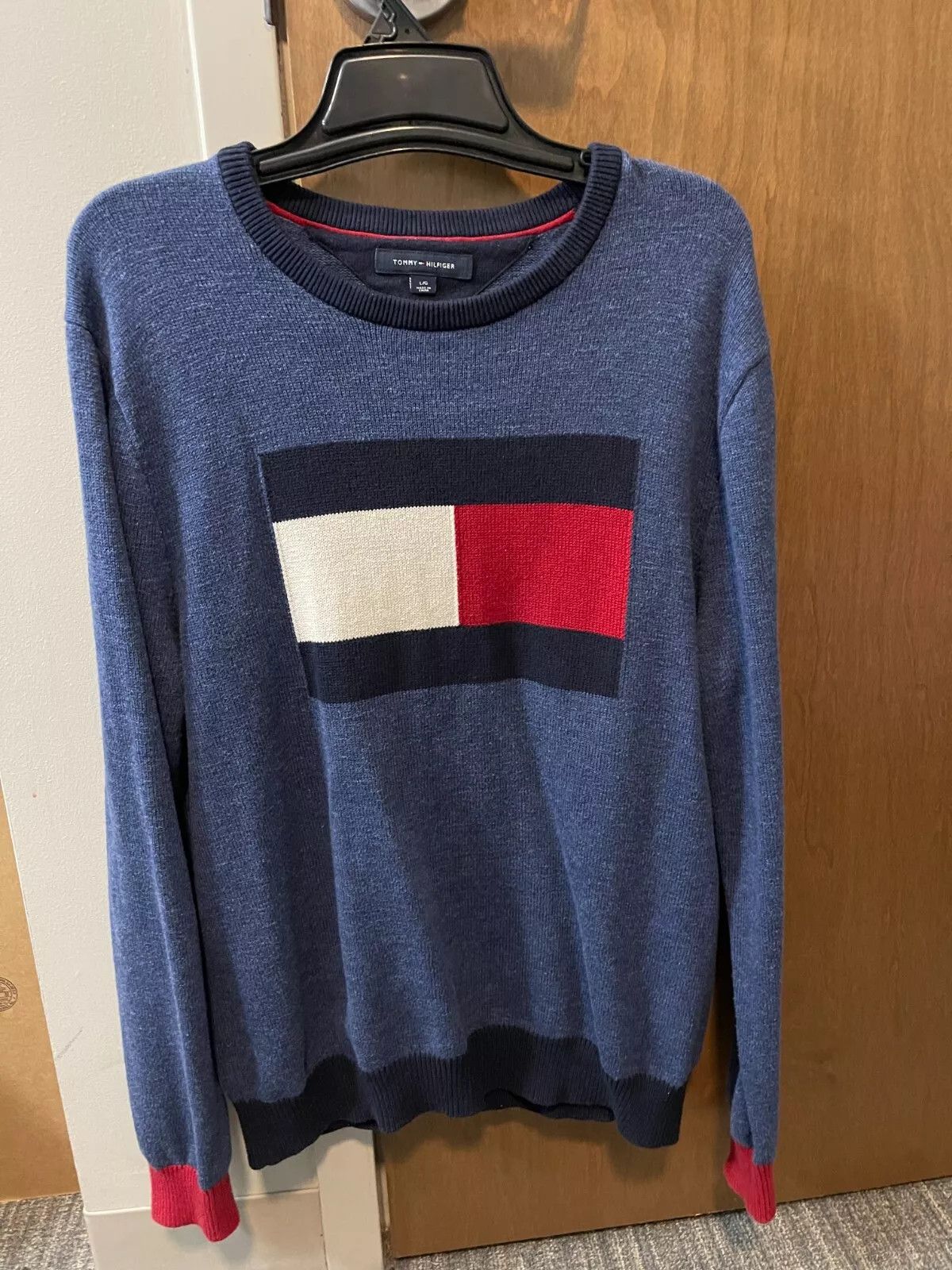 Tommy Hilfiger Vintage Tommy Hilfiger Sweater Large Blue Flag Crewneck Size US L / EU 52-54 / 3 - 1 Thumbnail