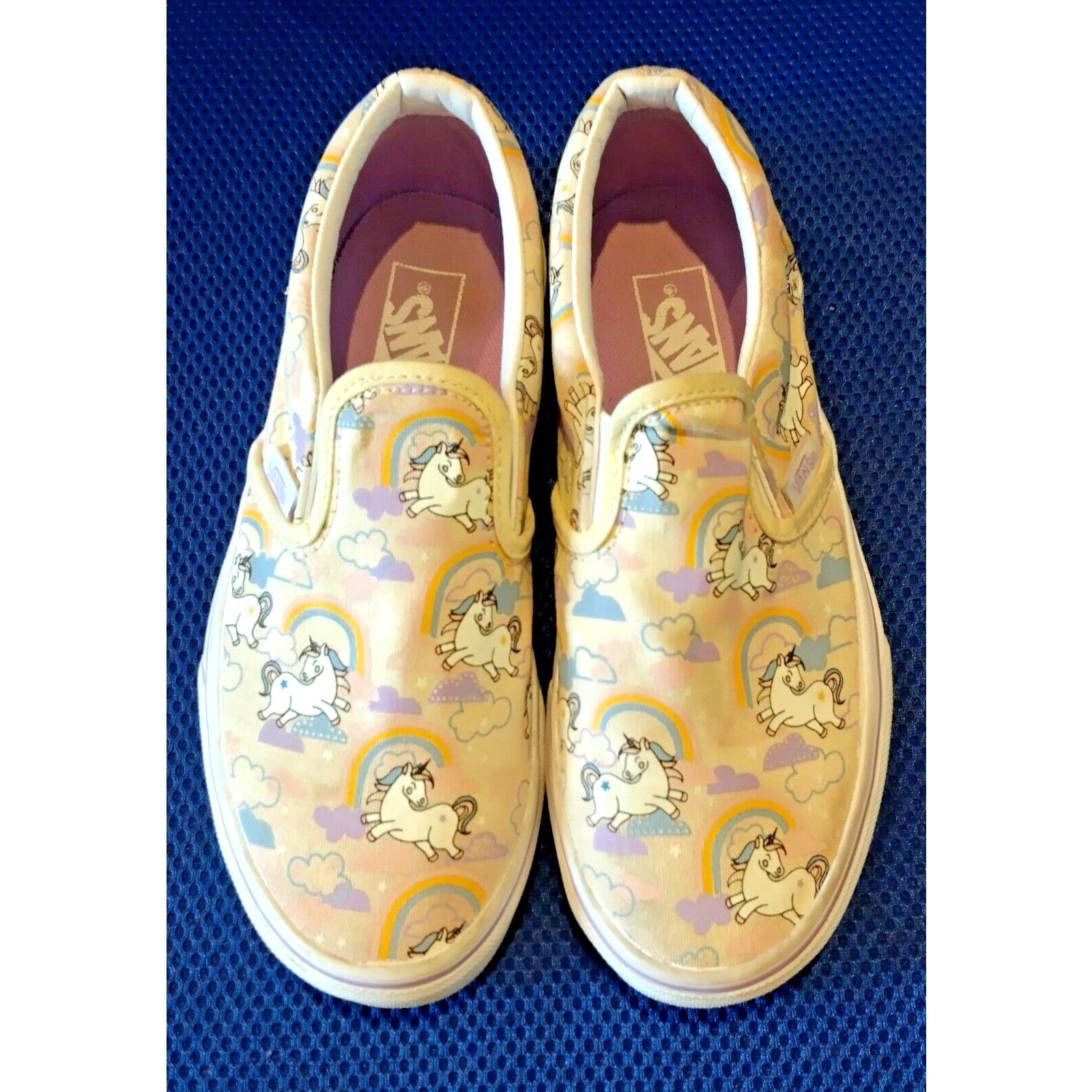 Vans Vans Classic Slip On Shoes Girls Size 2 Unicorns & Rainbows Size US 5 / IT 35 - 1 Thumbnail