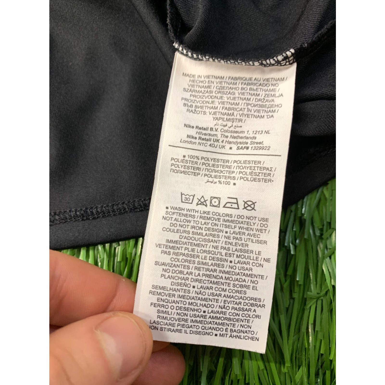 Nike NIKE Dri-Fit 2023 ORIGINAL RUN TRAINING SPORT WOMEN SHIRT JERSEY TEE SIZE M Black Short Sleeve Women Nike Dri-FIT 2023 Run Training Shirt Size M / US 6-8 / IT 42-44 - 5 Thumbnail